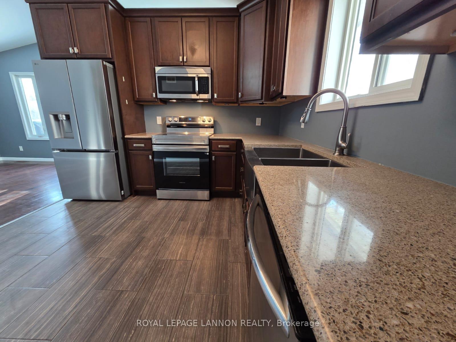 Photo 10 of 321 Amelia Street W, Thunder Bay, Westfort — HOMEH