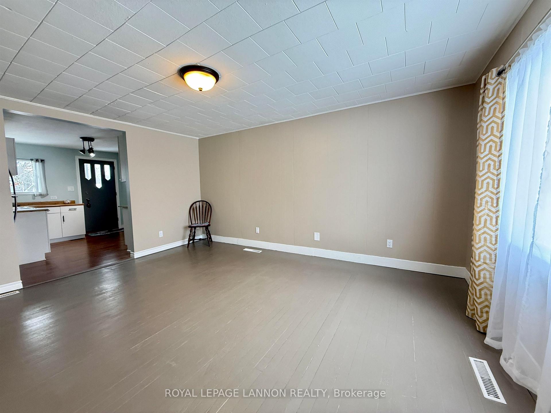 Photo 2 of 340 Francis Street E, Thunder Bay, Westfort — HOMEH