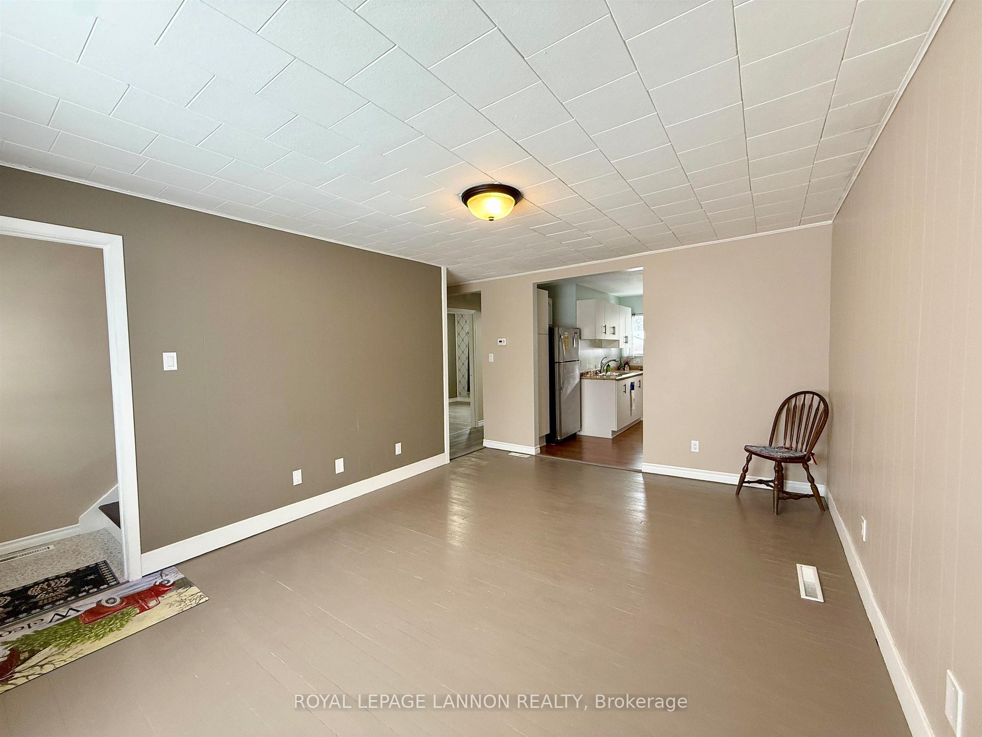 Photo 3 of 340 Francis Street E, Thunder Bay, Westfort — HOMEH