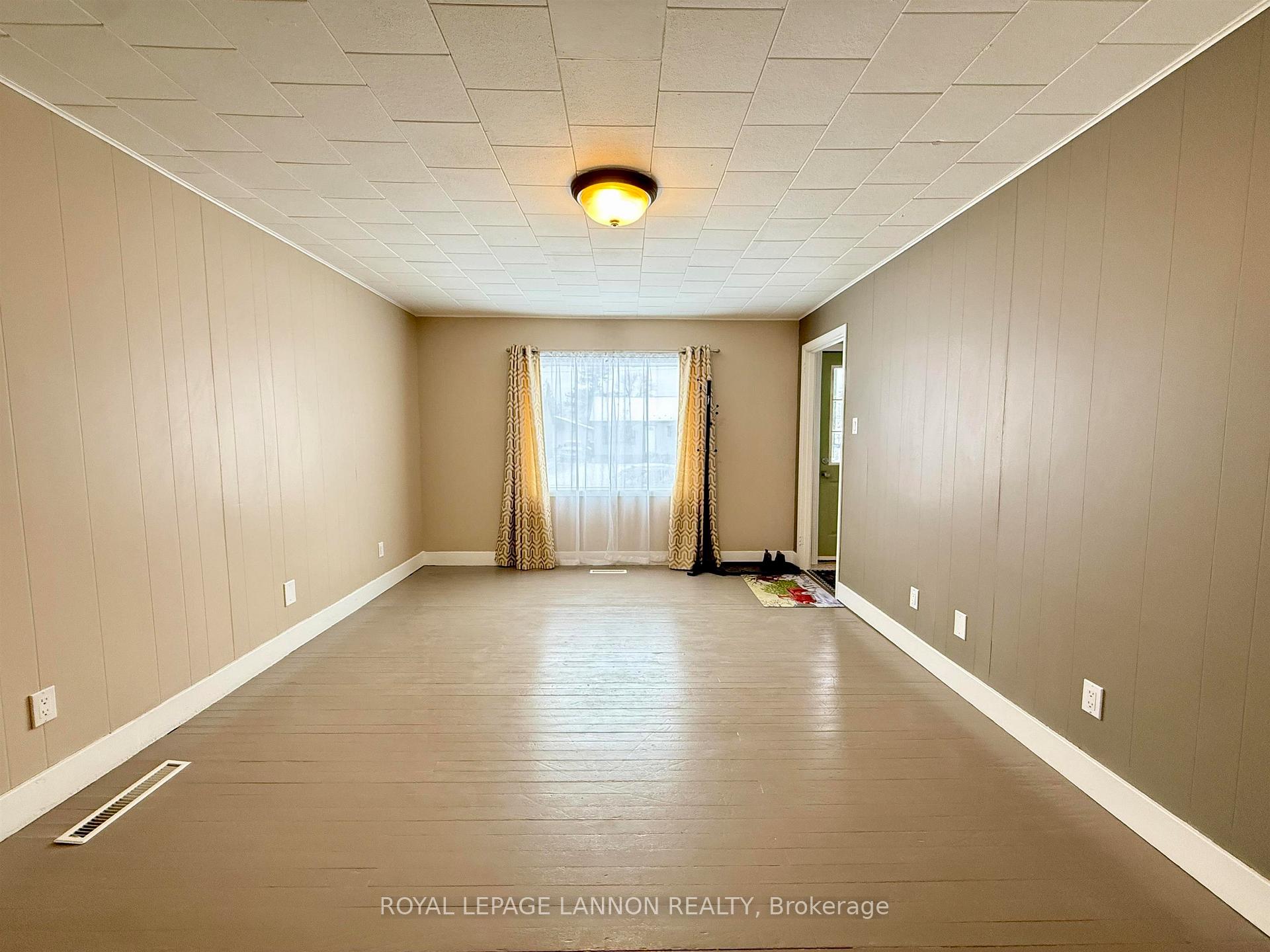 Photo 4 of 340 Francis Street E, Thunder Bay, Westfort — HOMEH