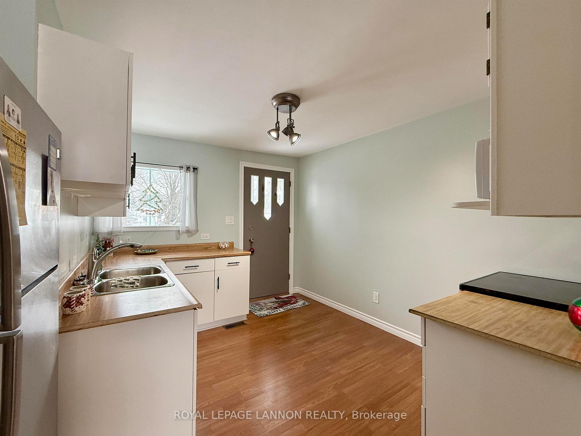 Photo 5 of 340 Francis Street E, Thunder Bay, Westfort — HOMEH