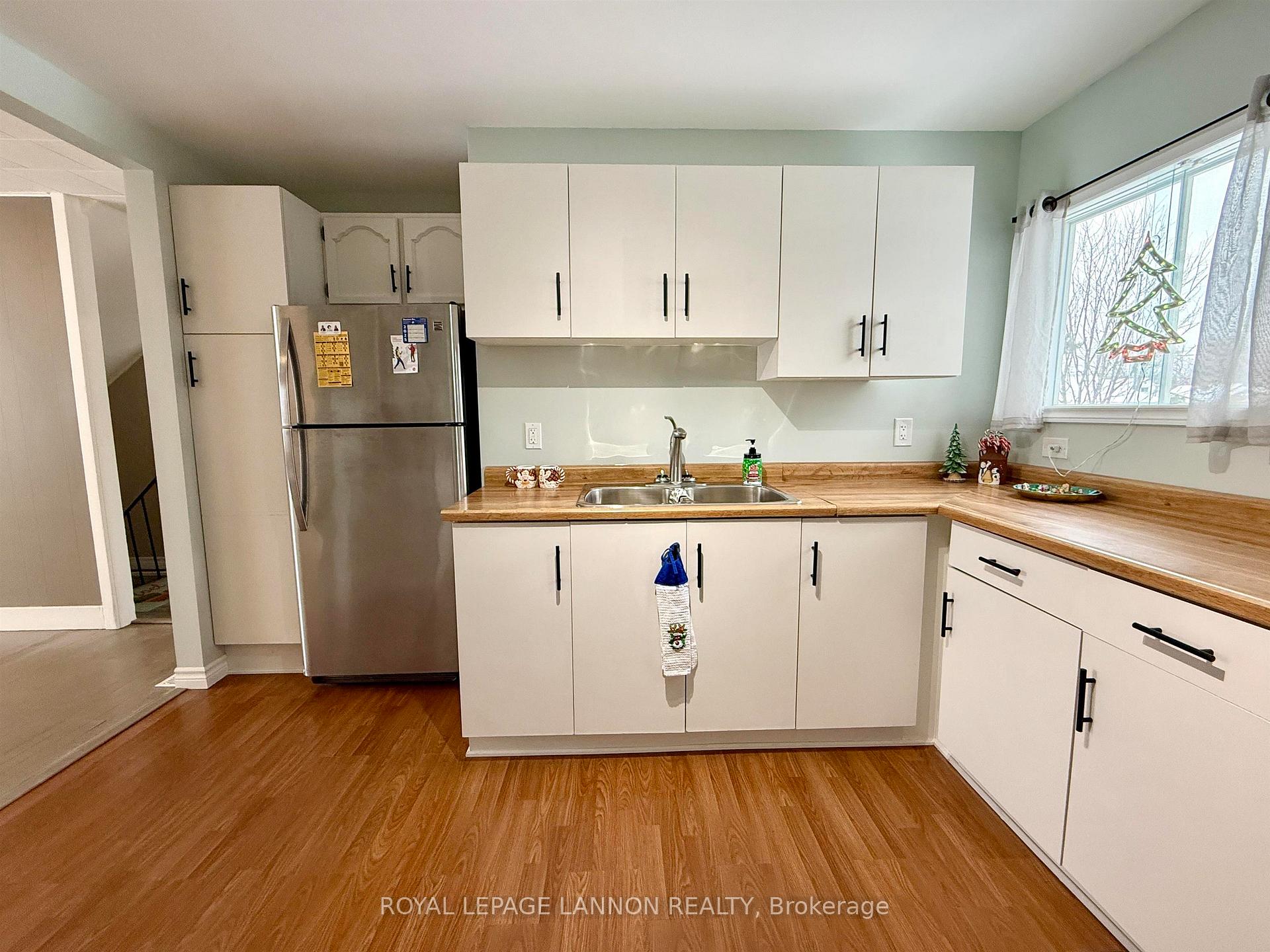 Photo 6 of 340 Francis Street E, Thunder Bay, Westfort — HOMEH