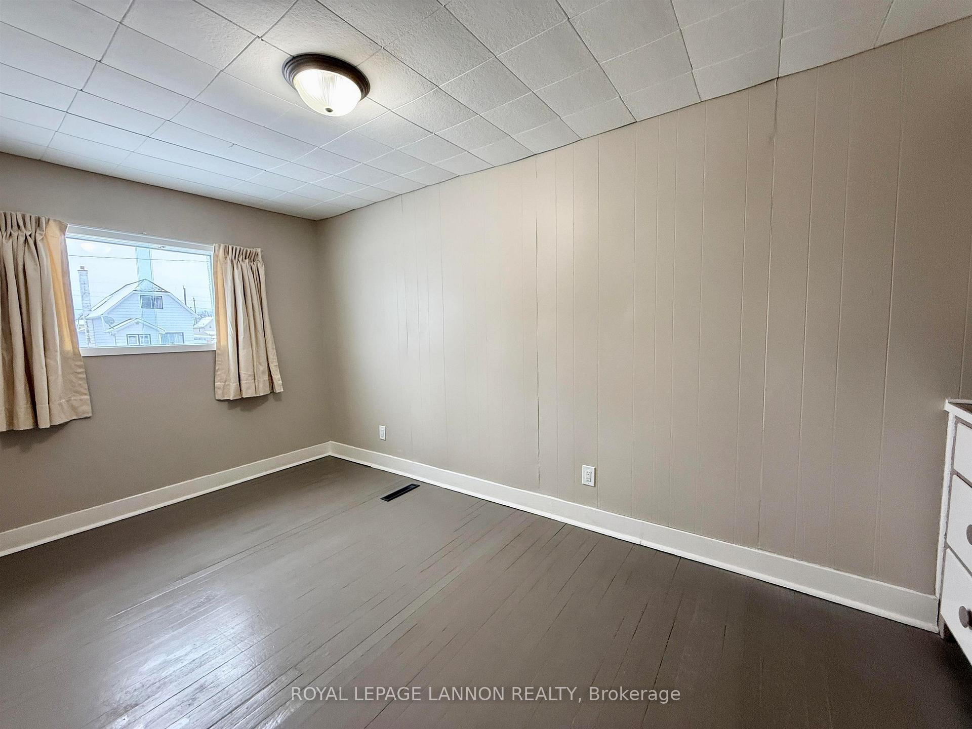 Photo 16 of 340 Francis Street E, Thunder Bay, Westfort — HOMEH