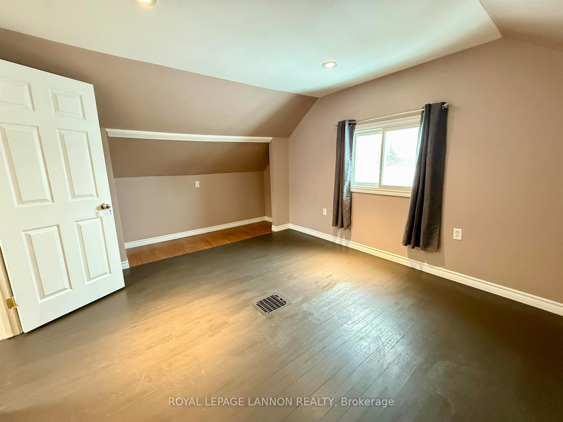 Photo 23 of 340 Francis Street E, Thunder Bay, Westfort — HOMEH