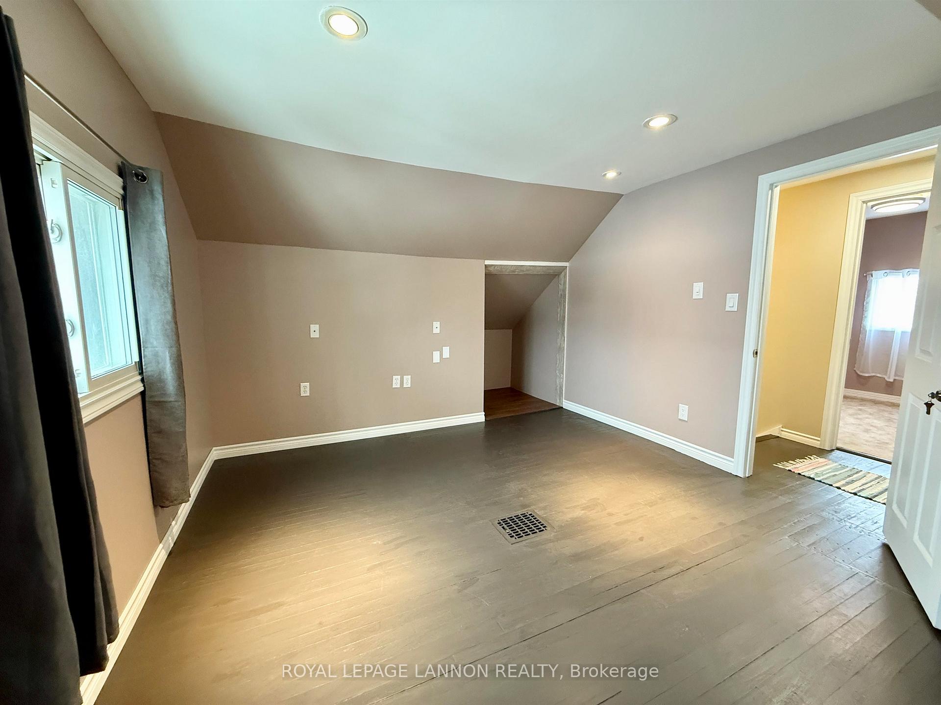 Photo 24 of 340 Francis Street E, Thunder Bay, Westfort — HOMEH