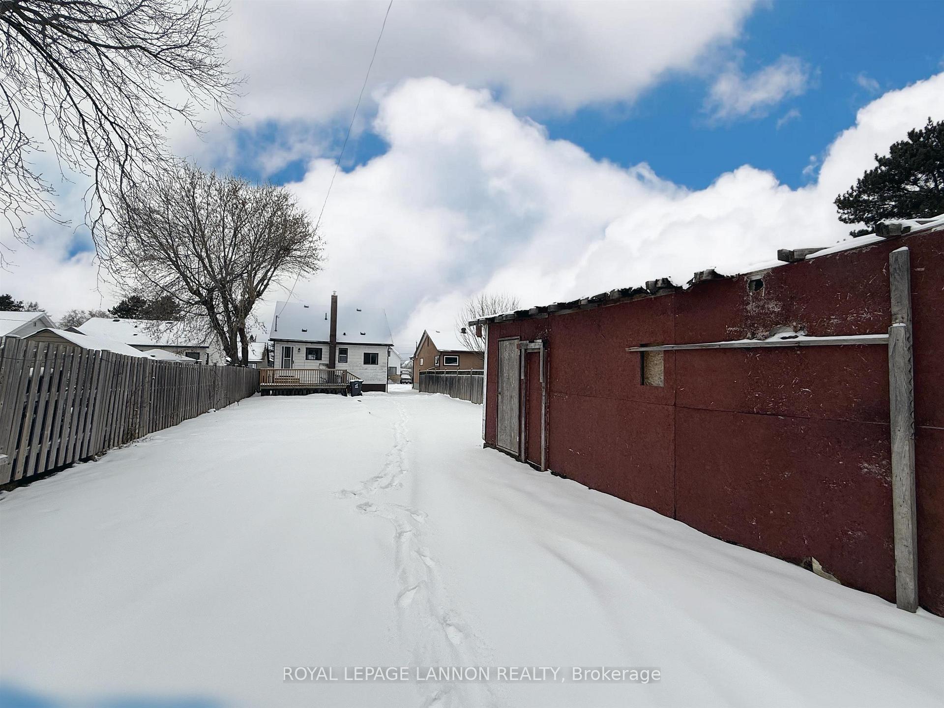 Photo 38 of 340 Francis Street E, Thunder Bay, Westfort — HOMEH