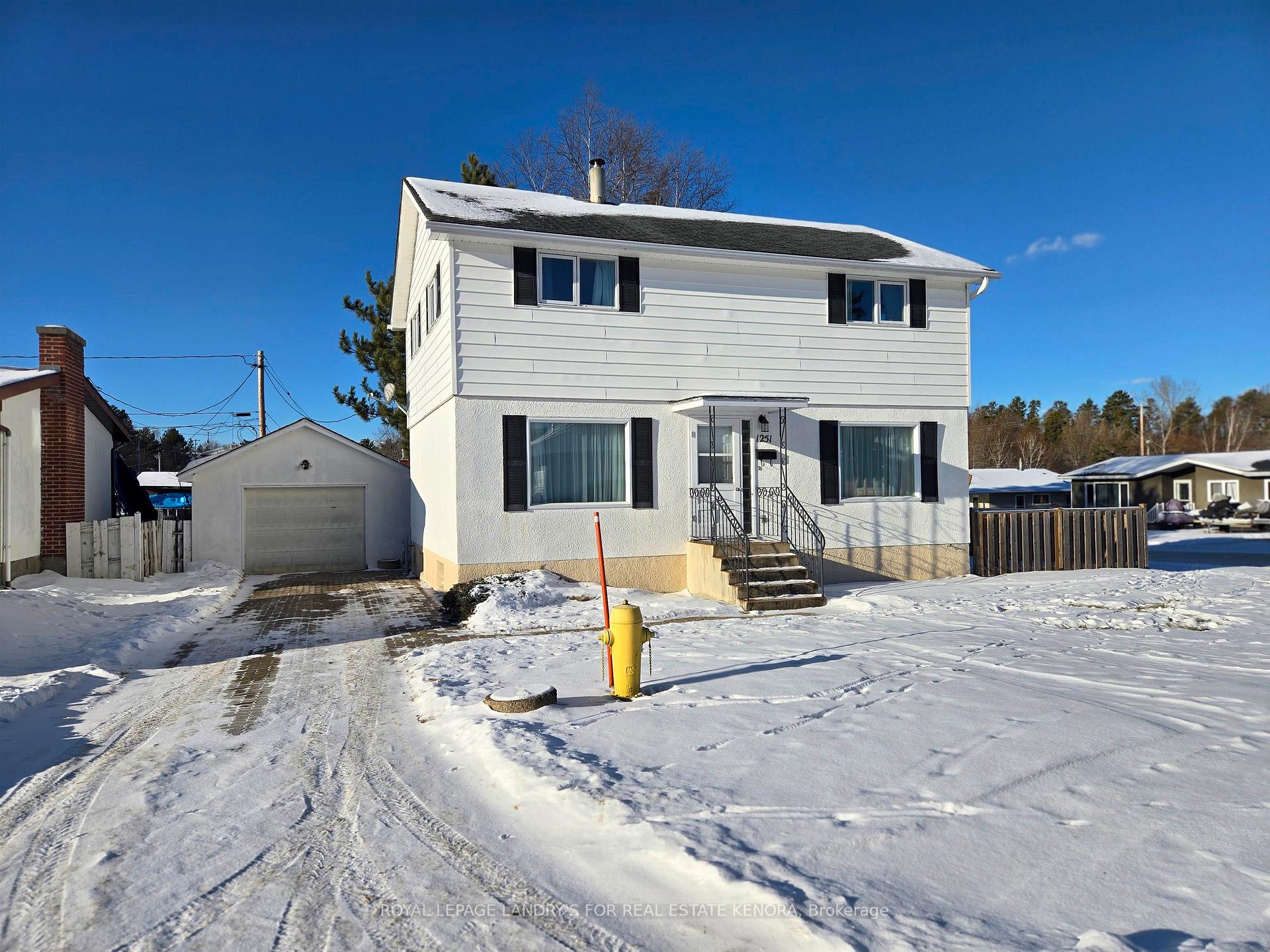 Photo 1 of 1251 Heenan Place, Kenora, Pinecrest — HOMEH