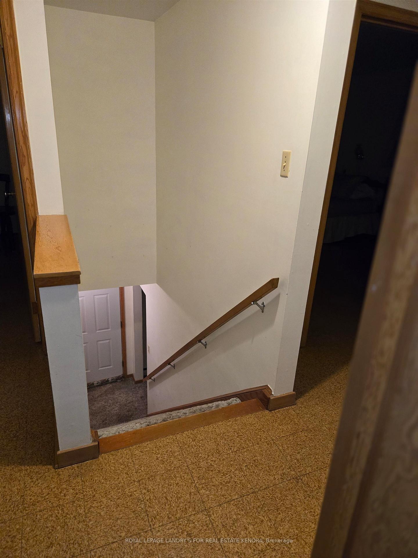 Photo 8 of 1251 Heenan Place, Kenora, Pinecrest — HOMEH
