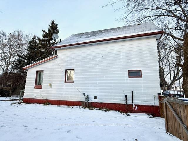 Photo 4 of 52 Empress Avenue N, Thunder Bay, College Heights — HOMEH