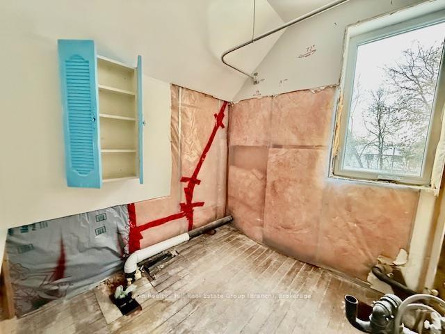 Photo 20 of 52 Empress Avenue N, Thunder Bay, College Heights — HOMEH