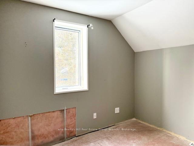 Photo 25 of 52 Empress Avenue N, Thunder Bay, College Heights — HOMEH