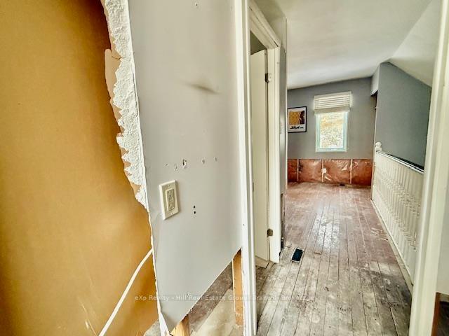 Photo 27 of 52 Empress Avenue N, Thunder Bay, College Heights — HOMEH