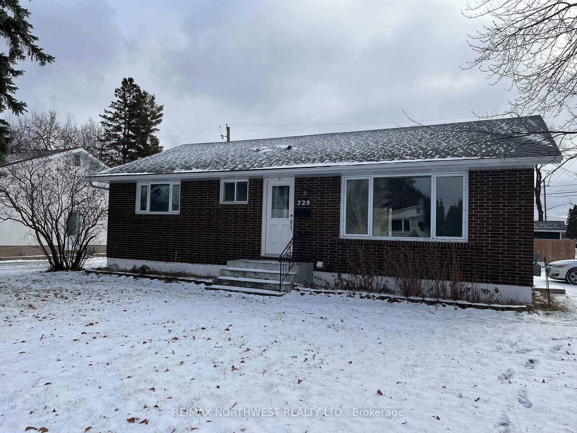 Photo 1 of 725 Second St W, Fort Frances — HOMEH