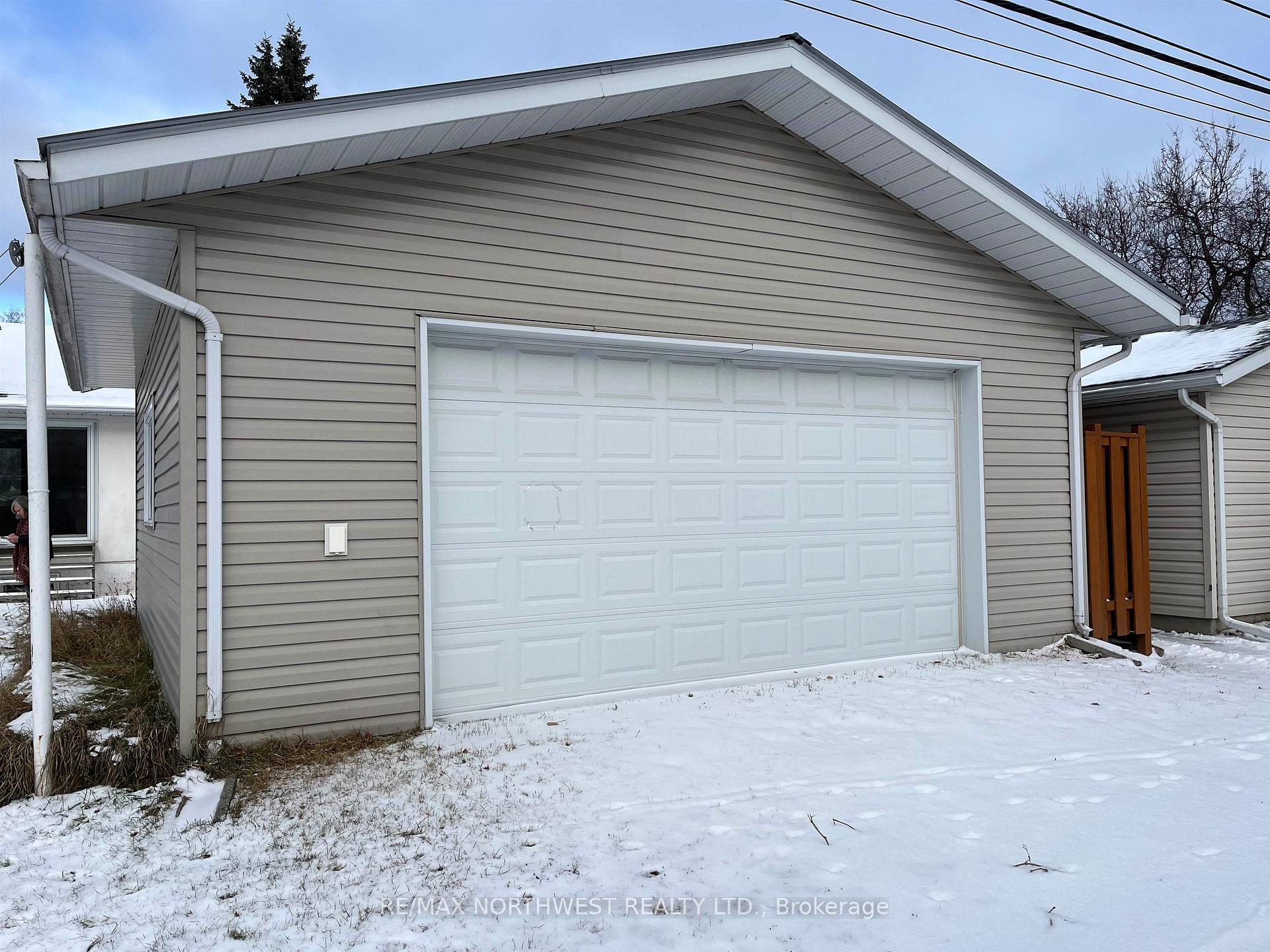 Photo 2 of 725 Second St W, Fort Frances — HOMEH
