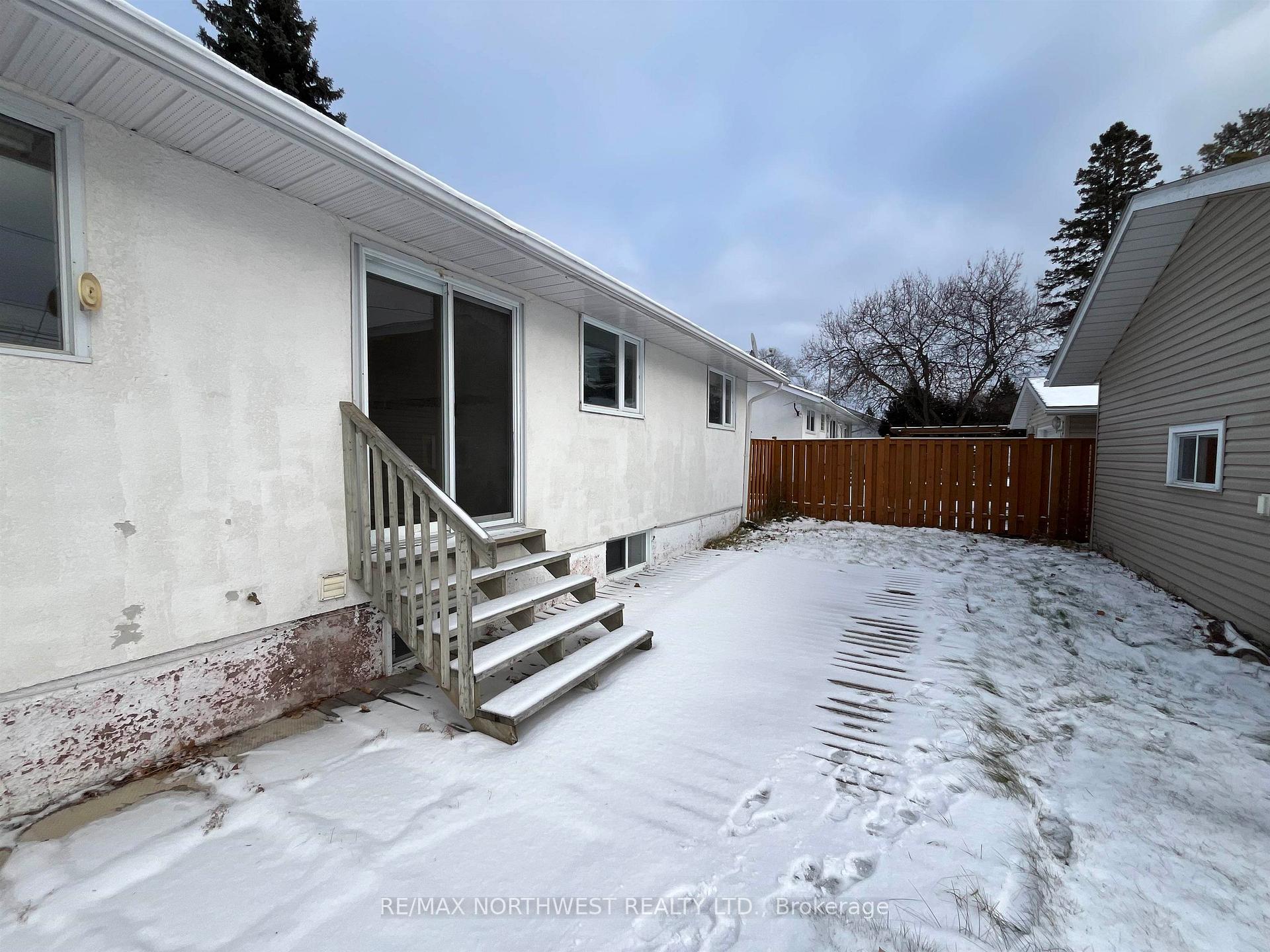Photo 3 of 725 Second St W, Fort Frances — HOMEH