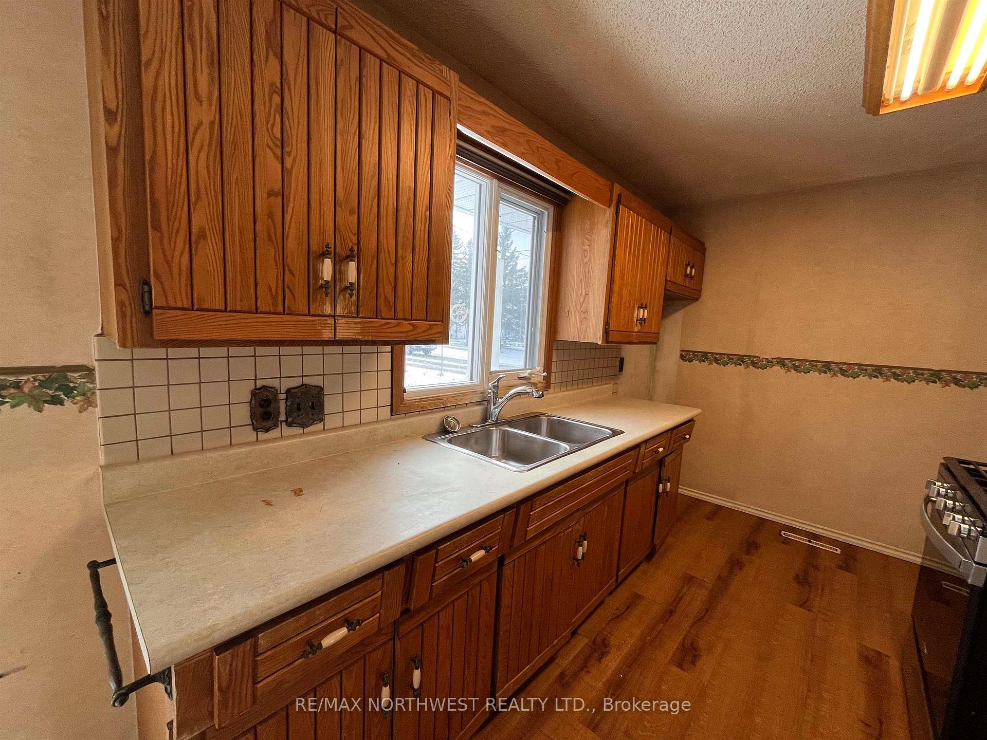 Photo 6 of 725 Second St W, Fort Frances — HOMEH