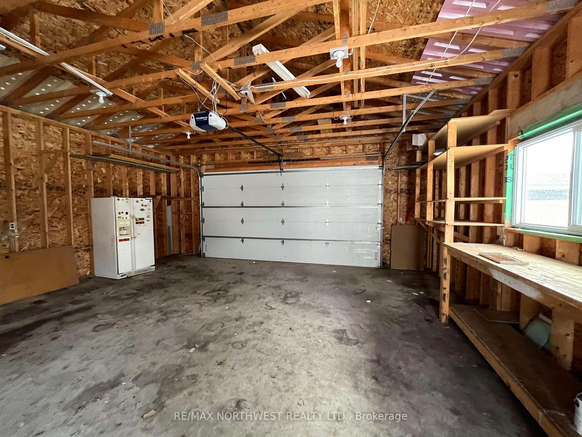 Photo 15 of 725 Second St W, Fort Frances — HOMEH