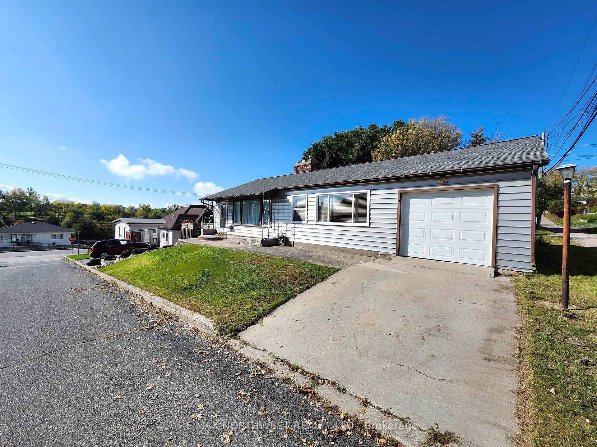 Photo 2 of 214 Sixth Avenue, Kenora, Central — HOMEH