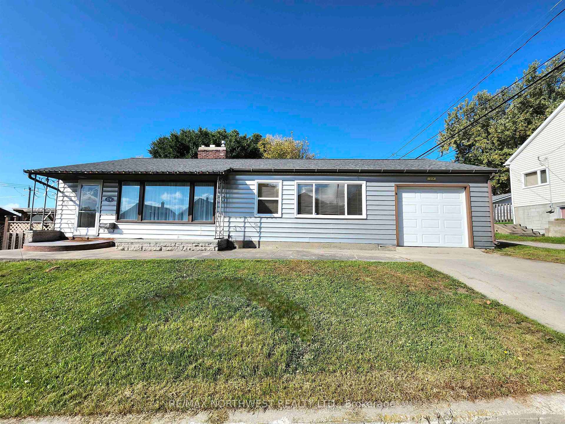 Photo 3 of 214 Sixth Avenue, Kenora, Central — HOMEH