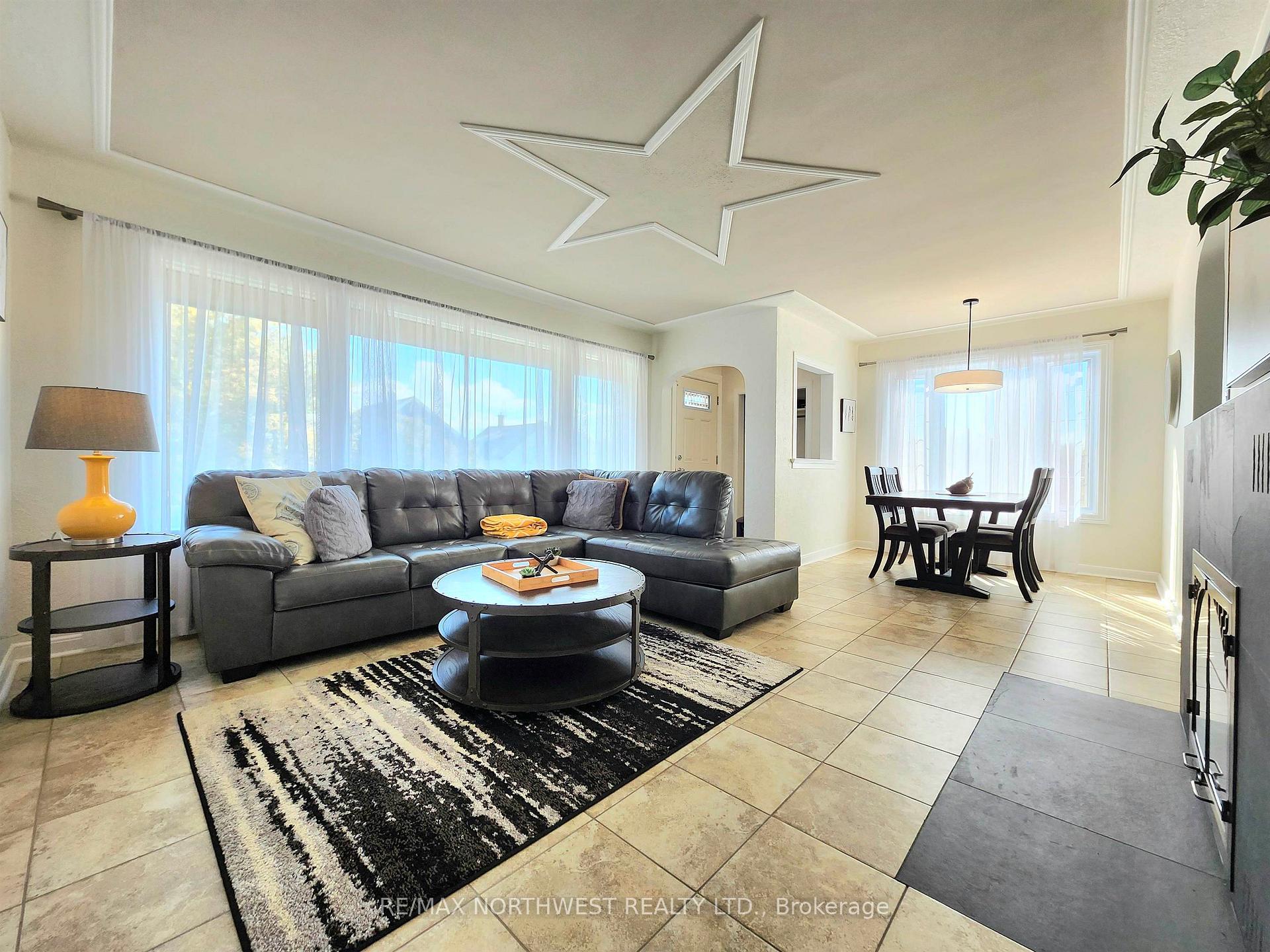 Photo 4 of 214 Sixth Avenue, Kenora, Central — HOMEH