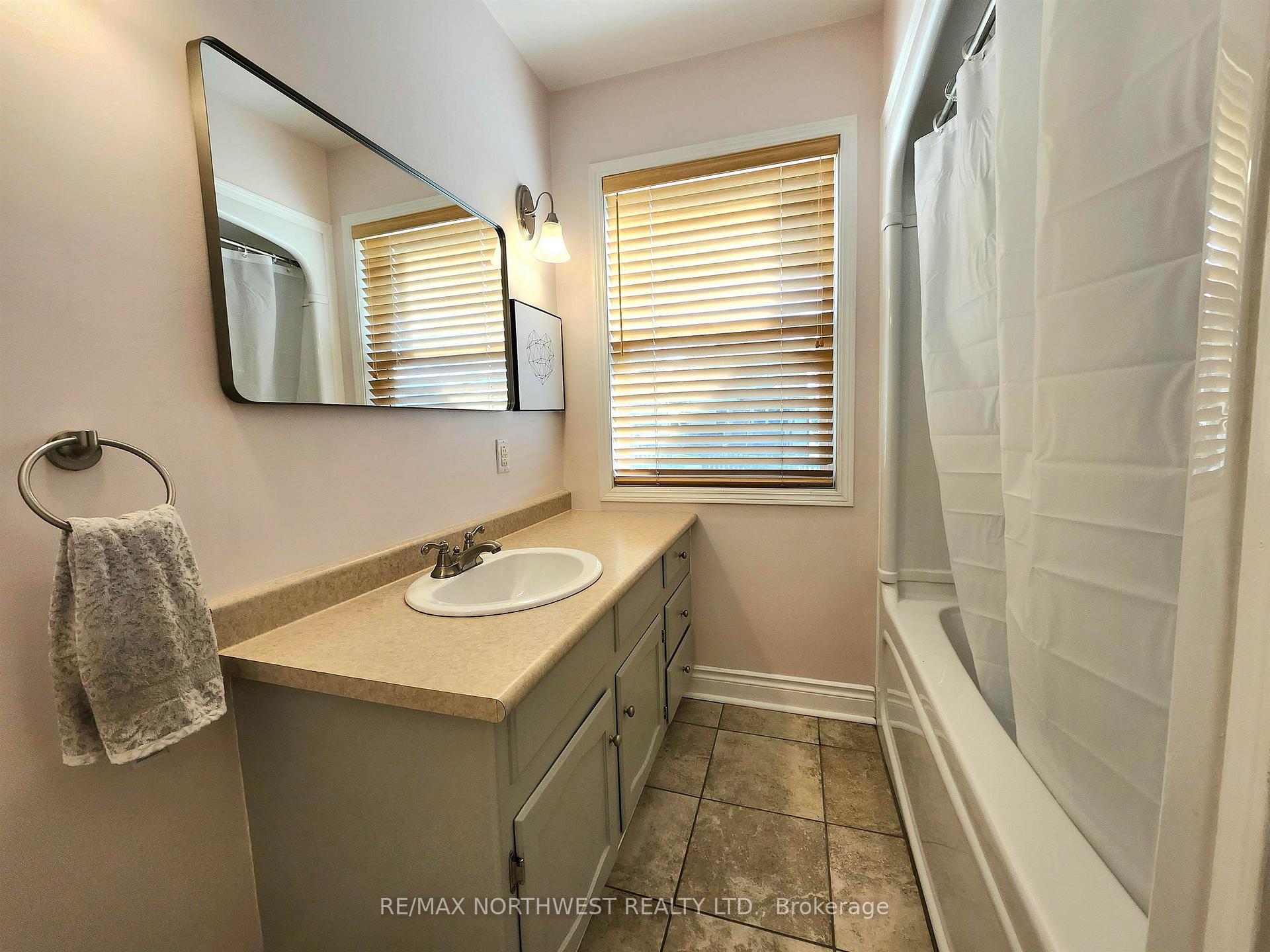 Photo 20 of 214 Sixth Avenue, Kenora, Central — HOMEH