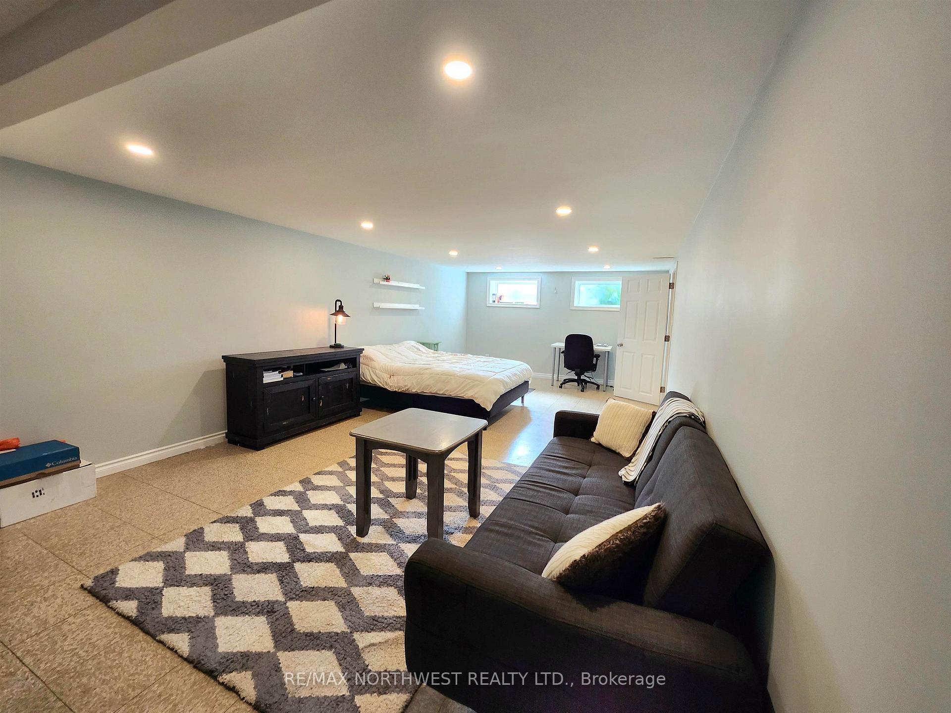 Photo 32 of 214 Sixth Avenue, Kenora, Central — HOMEH