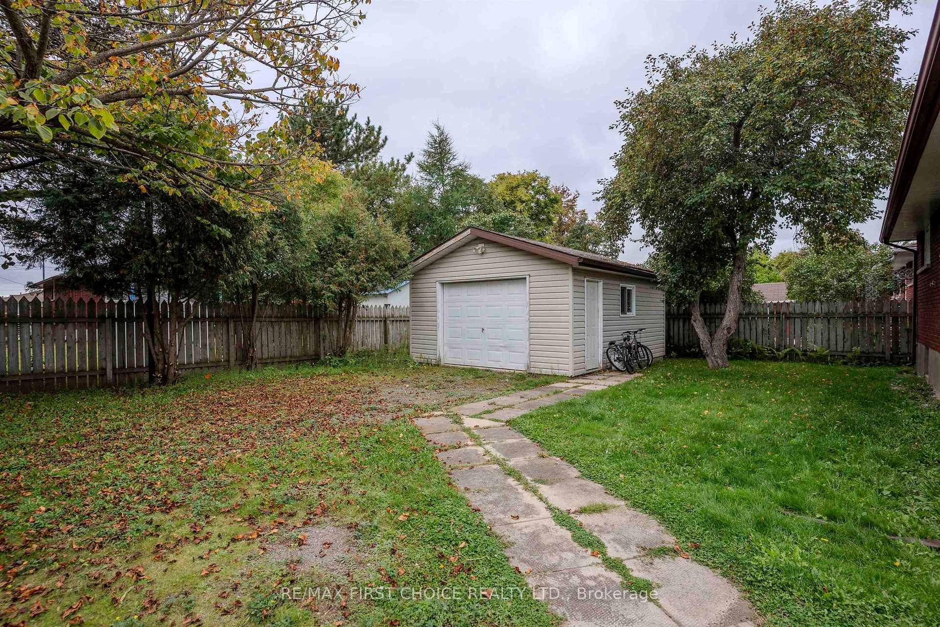 Photo 4 of 807 Superior Avenue, Thunder Bay, Shuniah — HOMEH