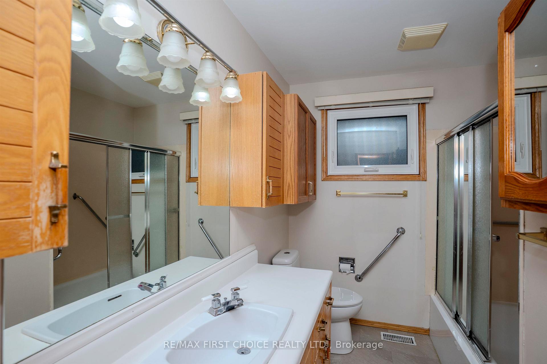 Photo 12 of 807 Superior Avenue, Thunder Bay, Shuniah — HOMEH