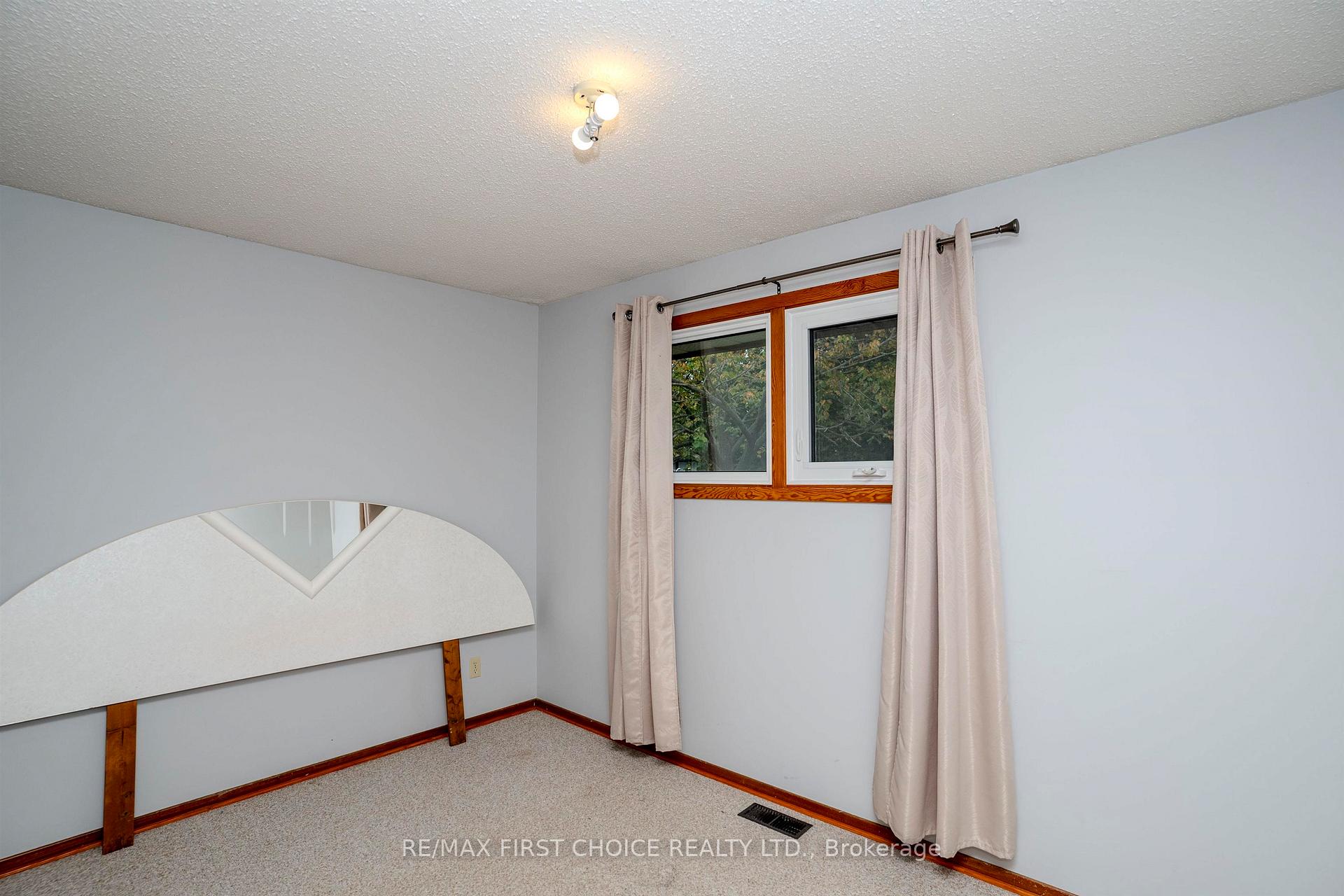 Photo 18 of 807 Superior Avenue, Thunder Bay, Shuniah — HOMEH