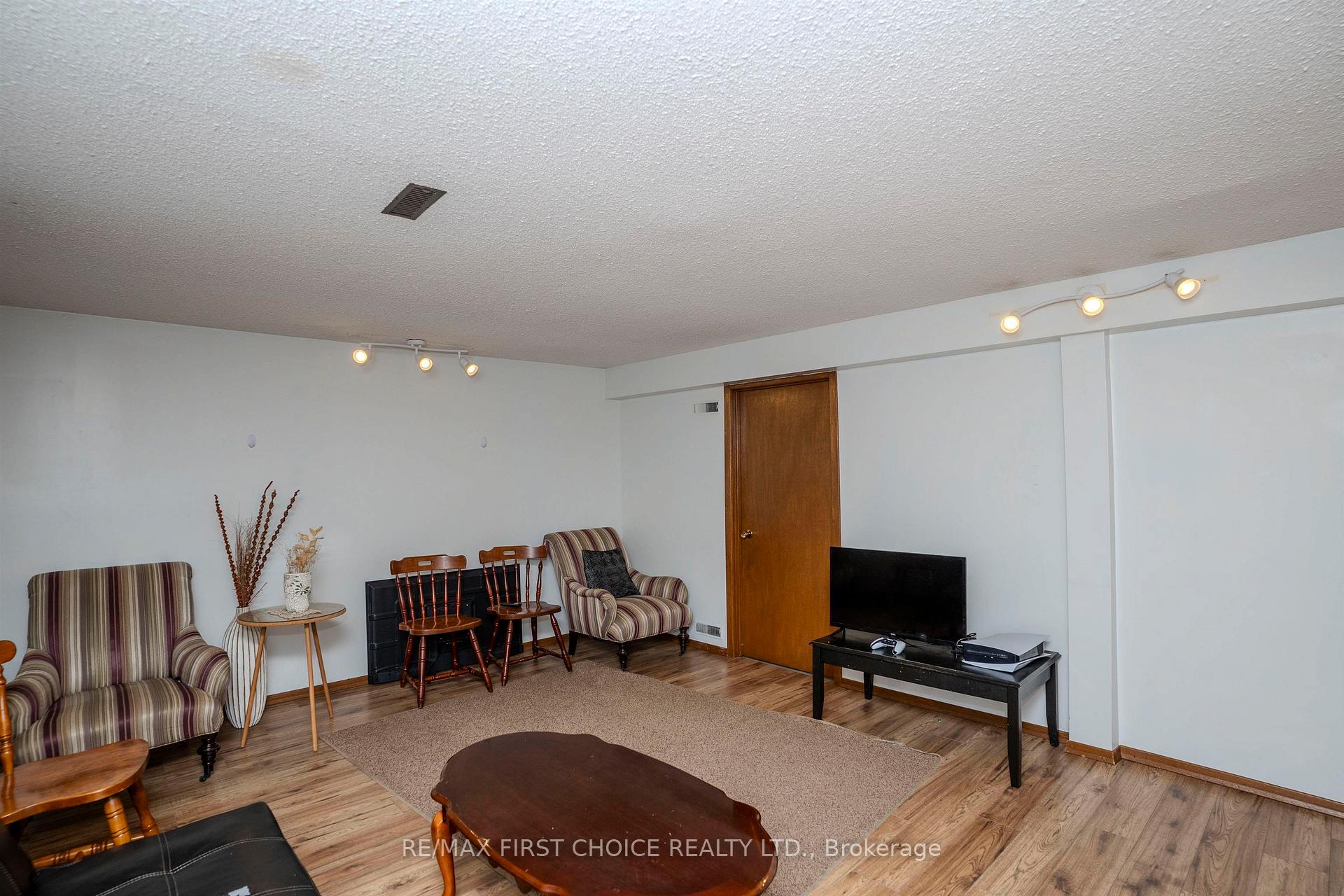 Photo 21 of 807 Superior Avenue, Thunder Bay, Shuniah — HOMEH