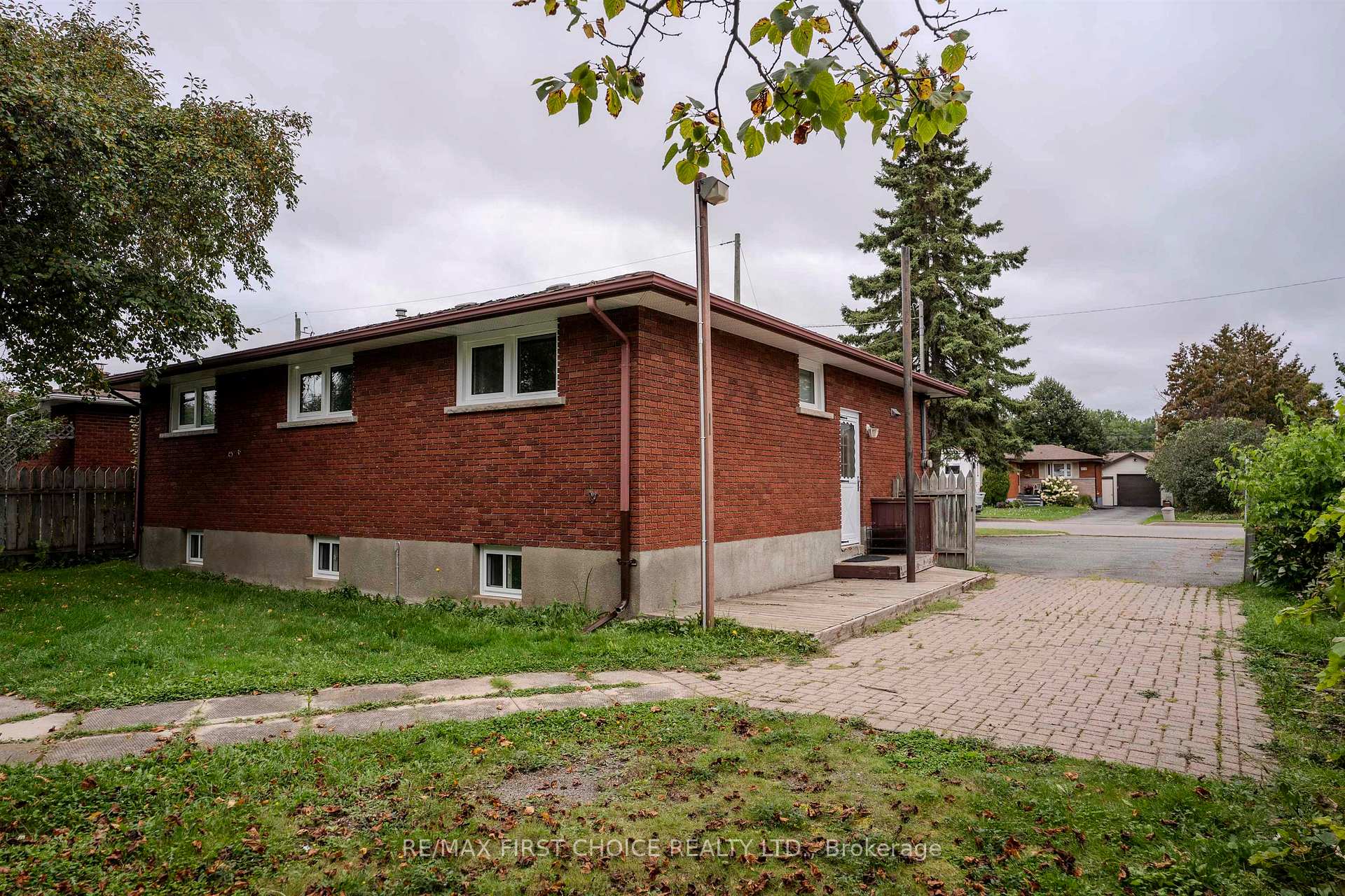 Photo 36 of 807 Superior Avenue, Thunder Bay, Shuniah — HOMEH