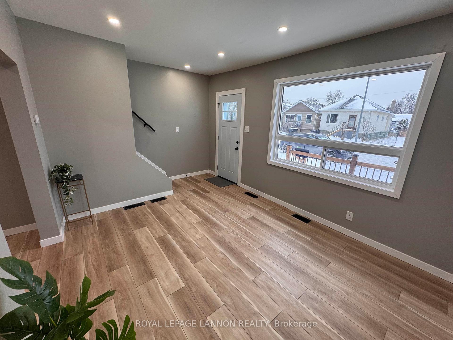 Photo 5 of 1322 Georgina Avenue, Thunder Bay, Westfort — HOMEH