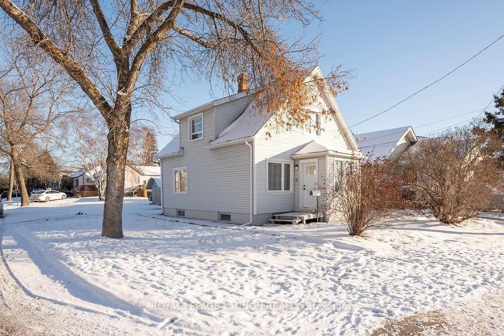 Photo 1 of 598 Van Norman Street, Thunder Bay, College Heights — HOMEH