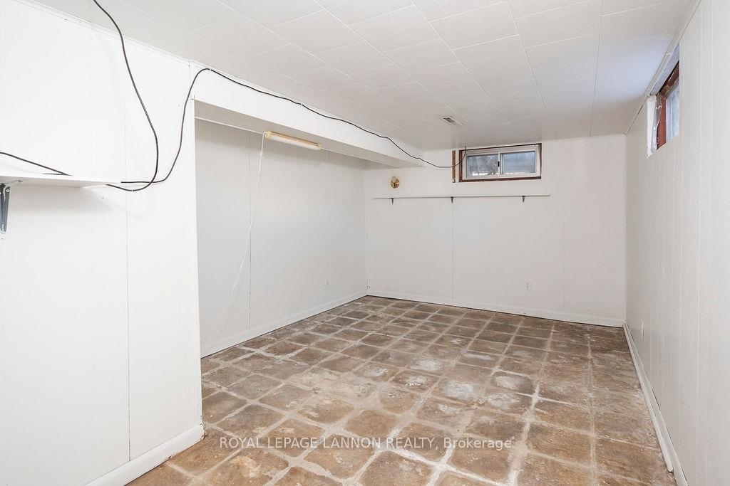 Photo 8 of 598 Van Norman Street, Thunder Bay, College Heights — HOMEH
