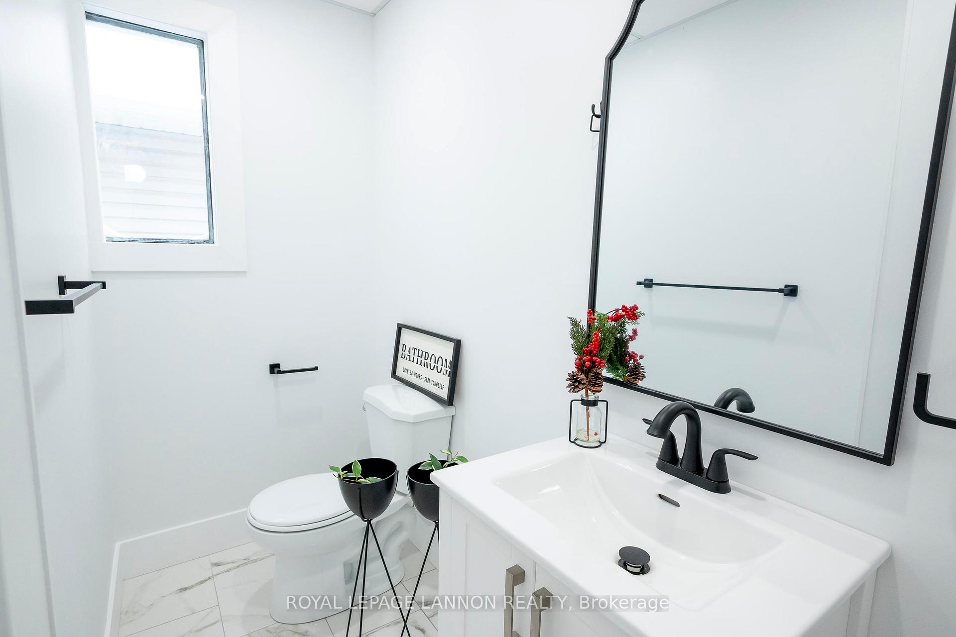 Photo 18 of 598 Van Norman Street, Thunder Bay, College Heights — HOMEH