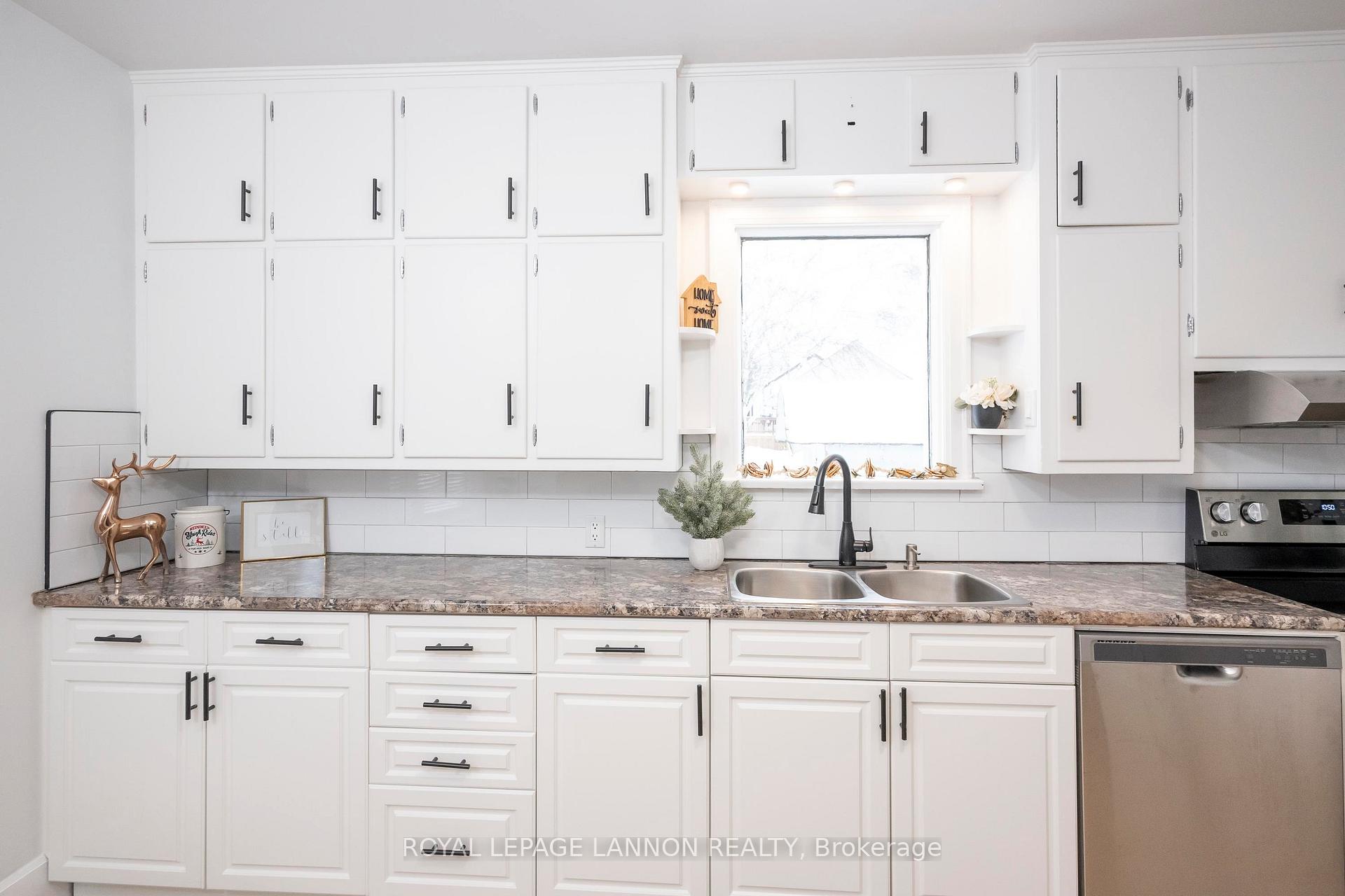 Photo 37 of 598 Van Norman Street, Thunder Bay, College Heights — HOMEH