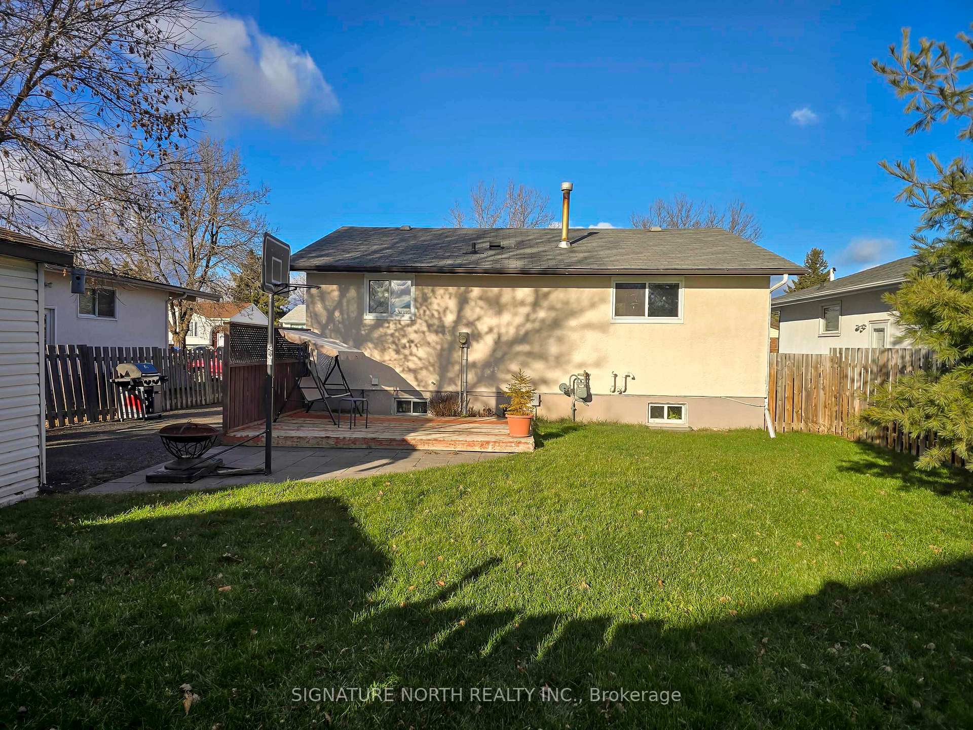 Photo 3 of 522 Redwood Avenue W, Thunder Bay, Northwood Park — HOMEH