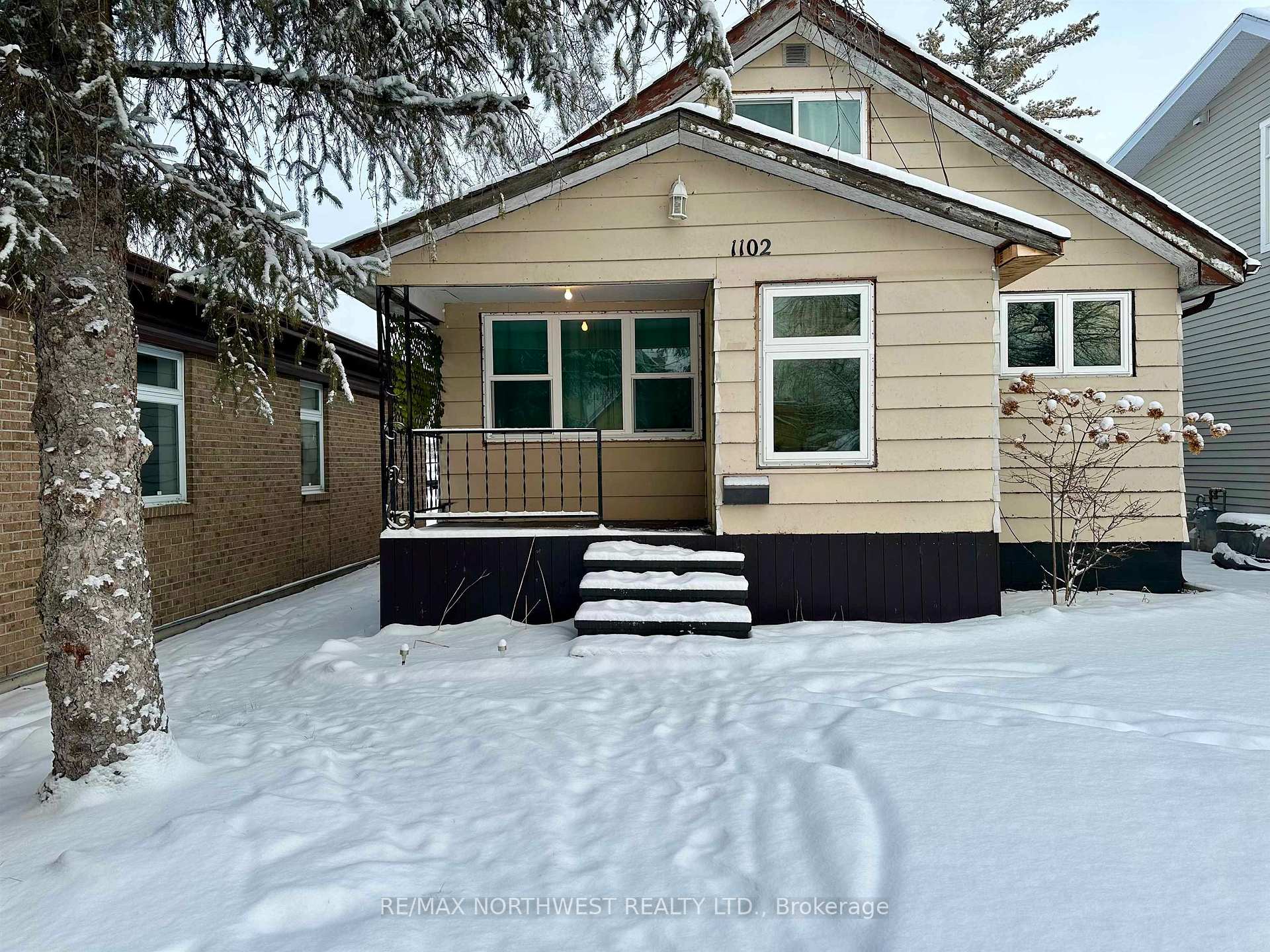 Photo 2 of 1102 Scott Street, Fort Frances — HOMEH