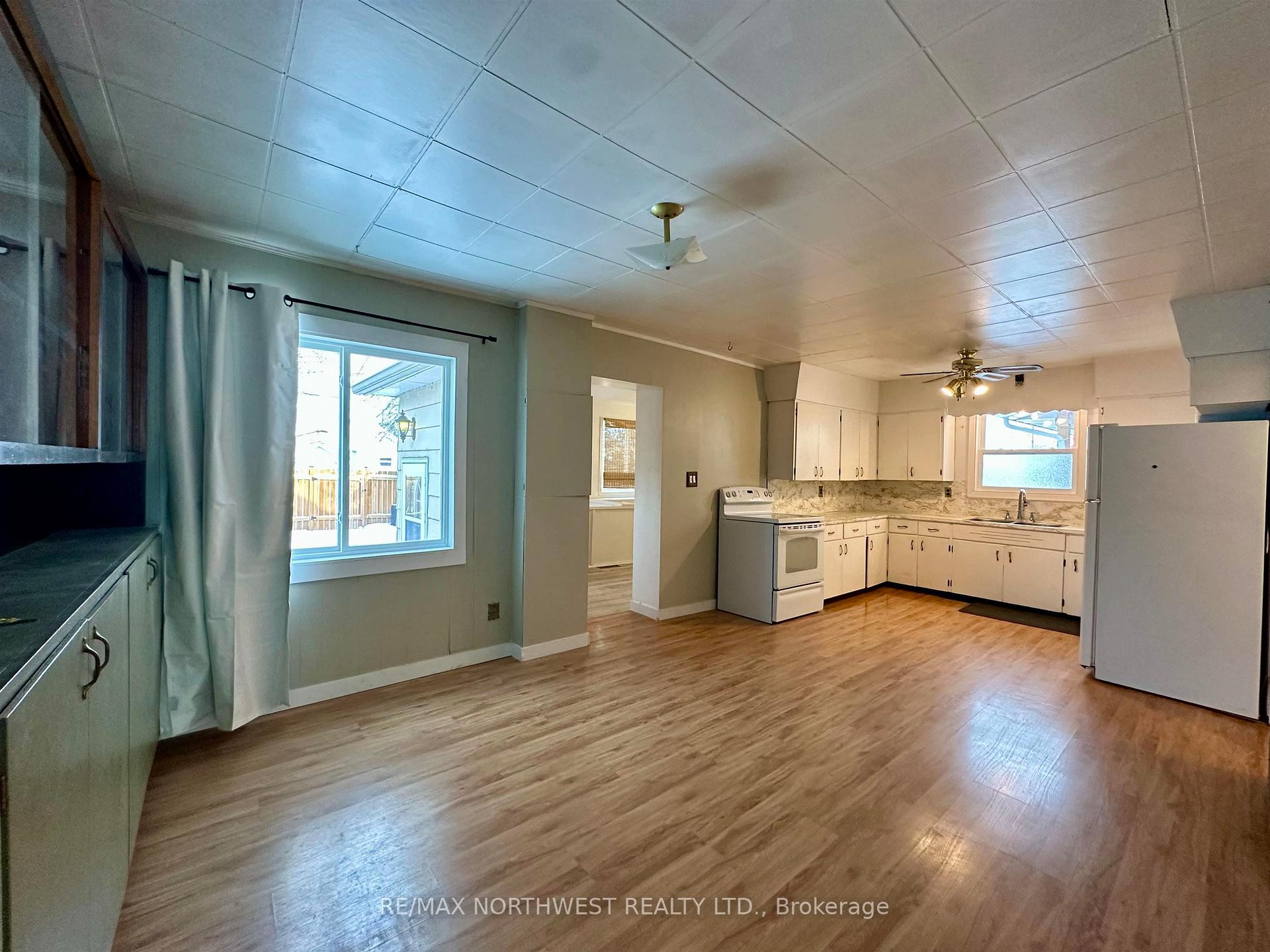 Photo 9 of 1102 Scott Street, Fort Frances — HOMEH