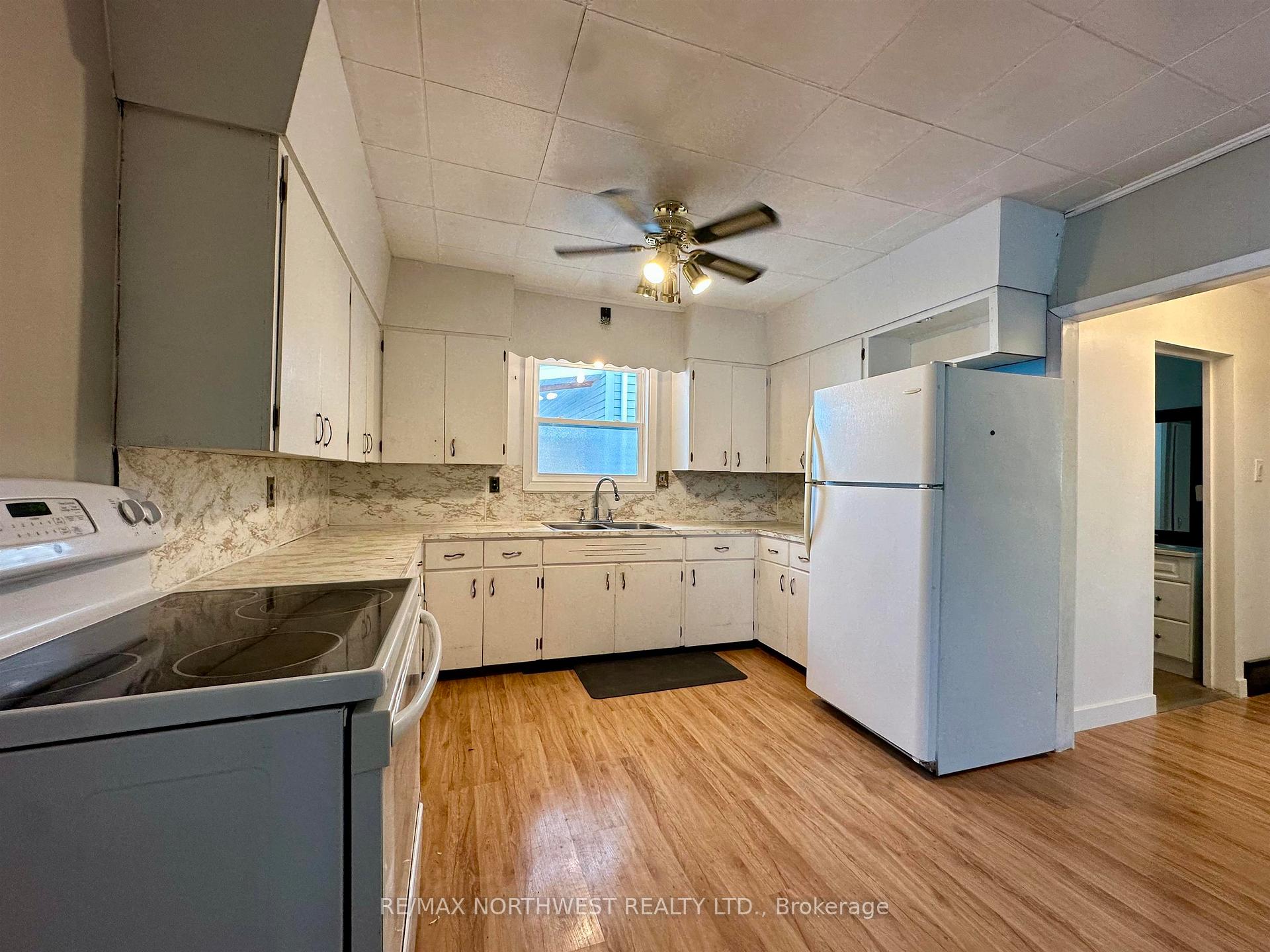 Photo 11 of 1102 Scott Street, Fort Frances — HOMEH