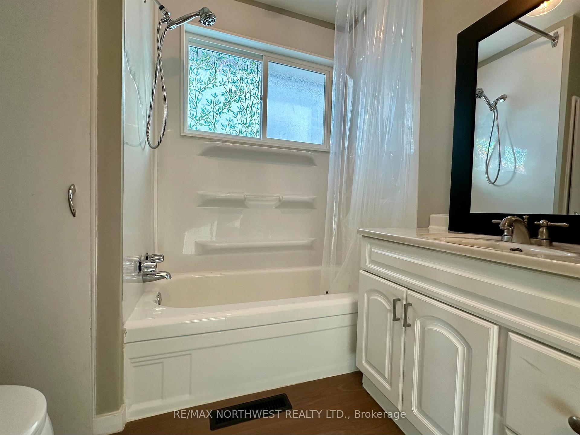 Photo 13 of 1102 Scott Street, Fort Frances — HOMEH