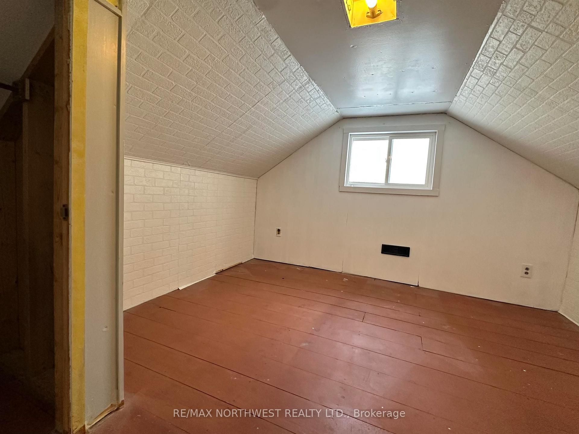 Photo 18 of 1102 Scott Street, Fort Frances — HOMEH