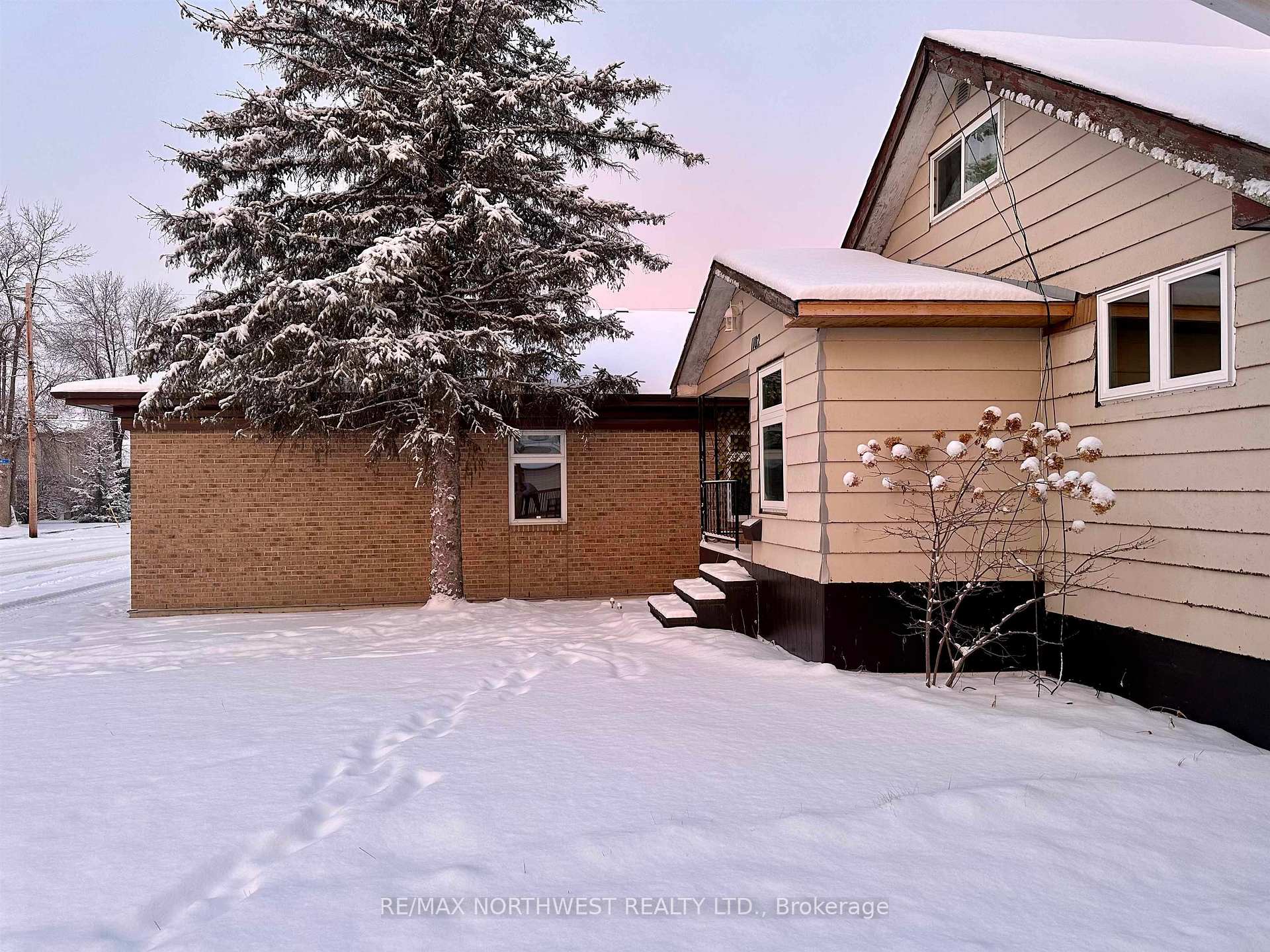 Photo 38 of 1102 Scott Street, Fort Frances — HOMEH