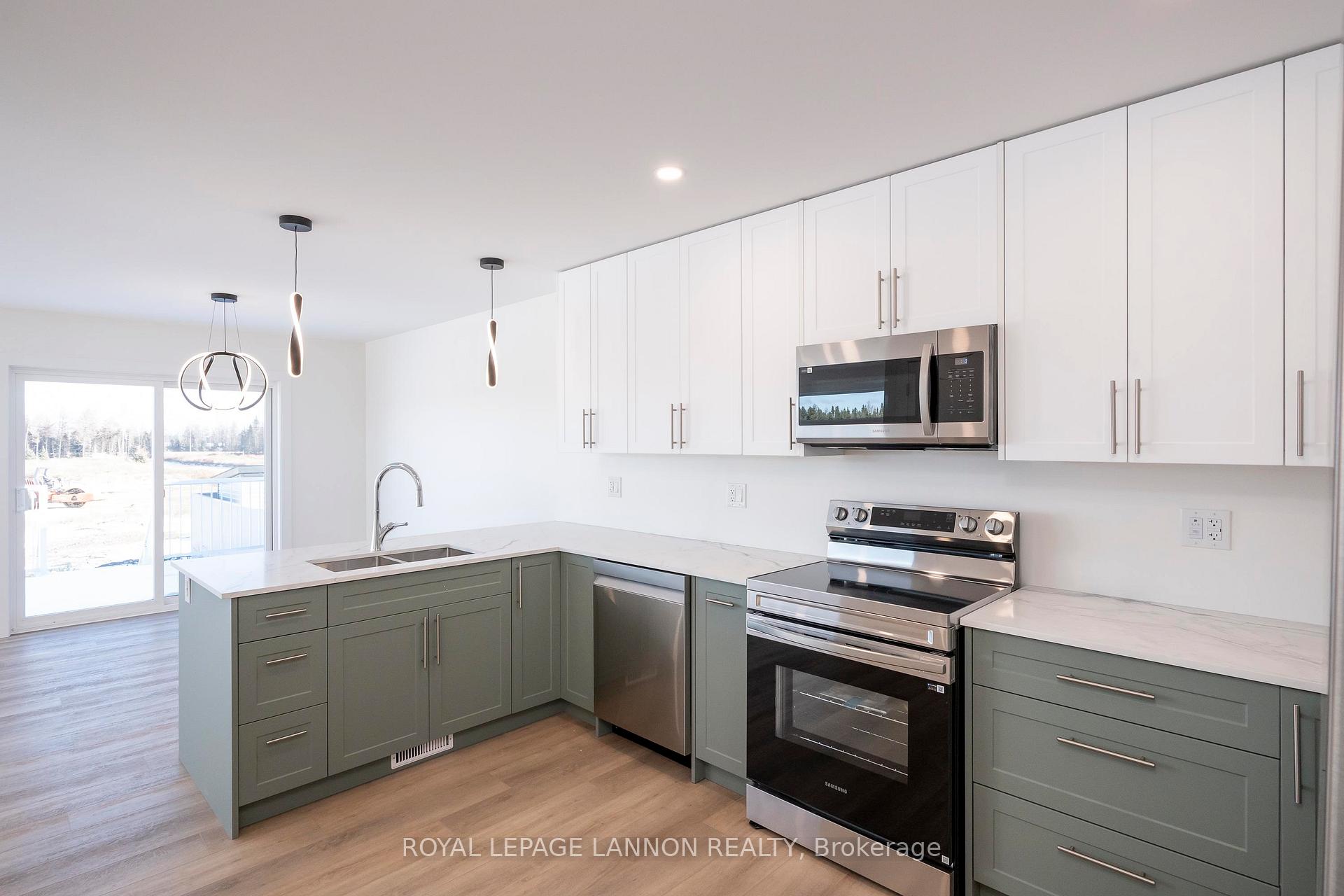 Photo 7 of 202 Bruin Crescent, Thunder Bay, Parkdale — HOMEH