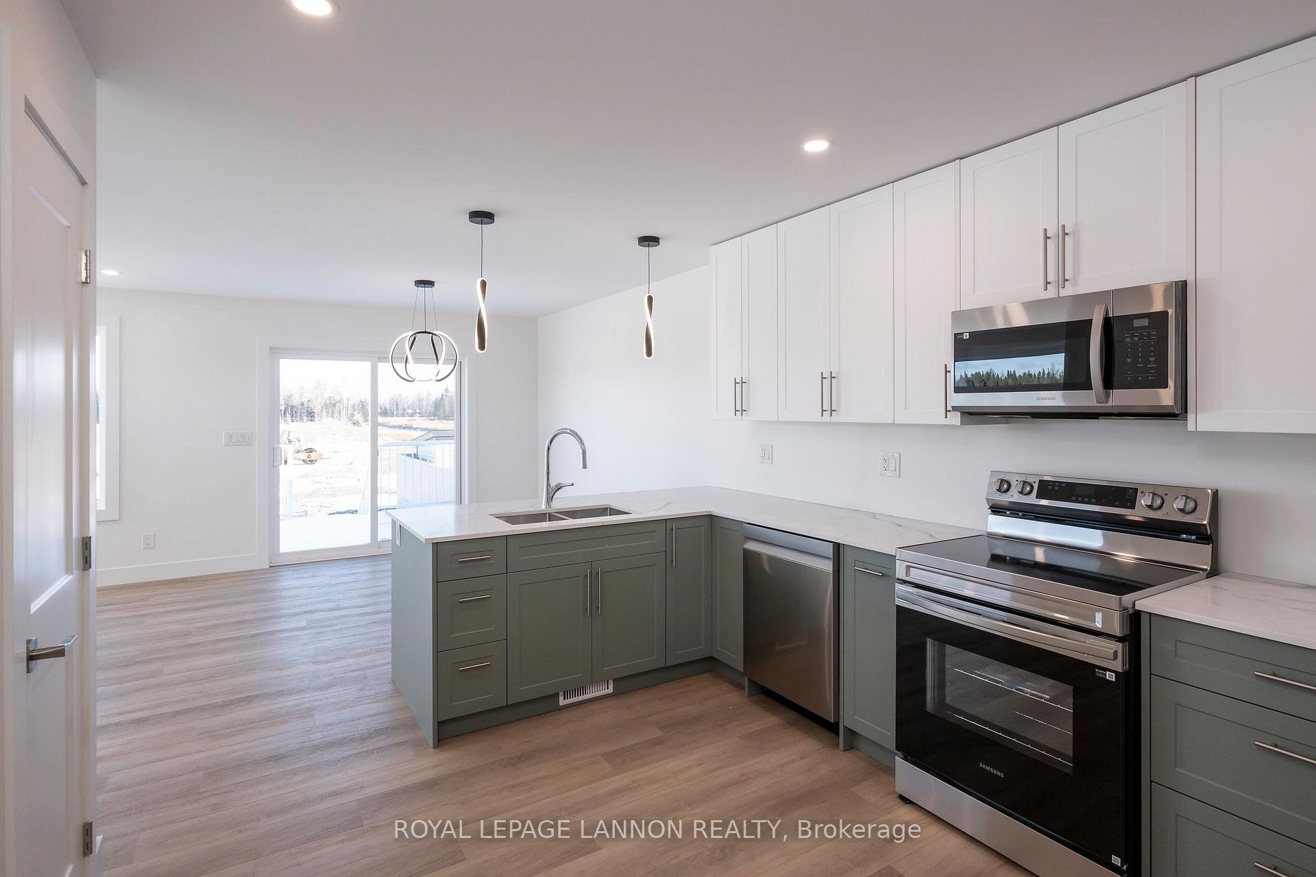 Photo 9 of 202 Bruin Crescent, Thunder Bay, Parkdale — HOMEH