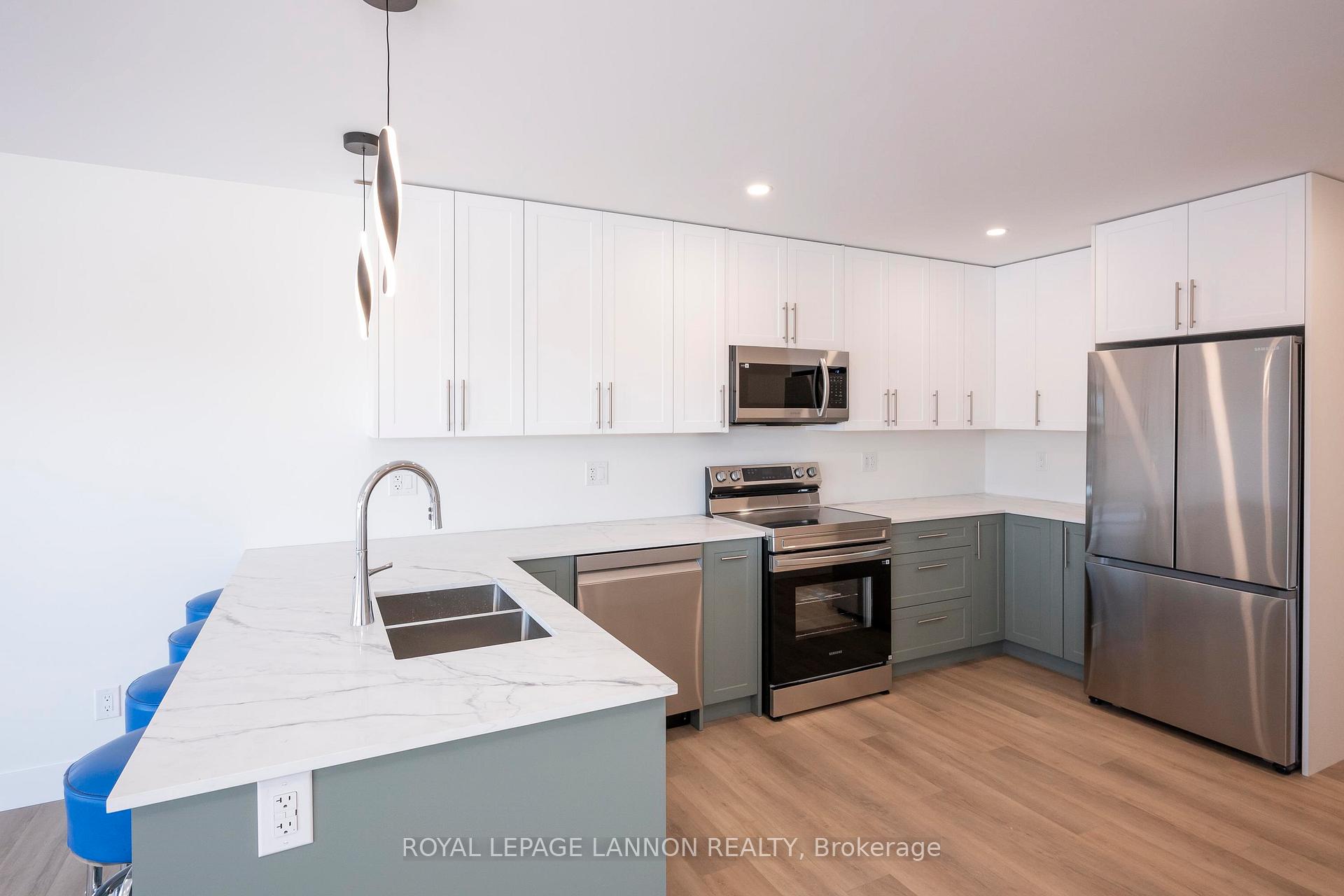Photo 10 of 202 Bruin Crescent, Thunder Bay, Parkdale — HOMEH