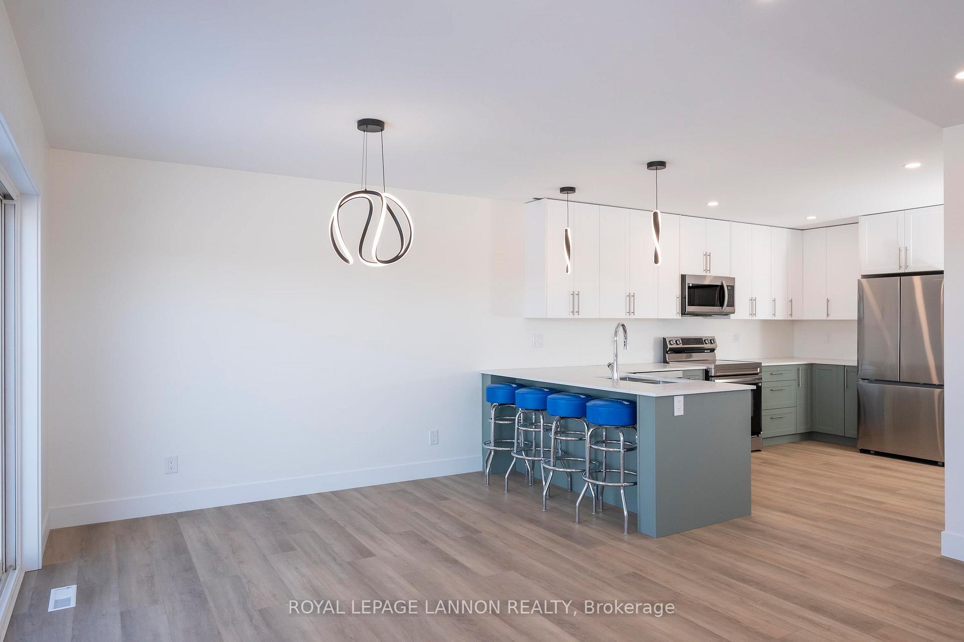Photo 12 of 202 Bruin Crescent, Thunder Bay, Parkdale — HOMEH