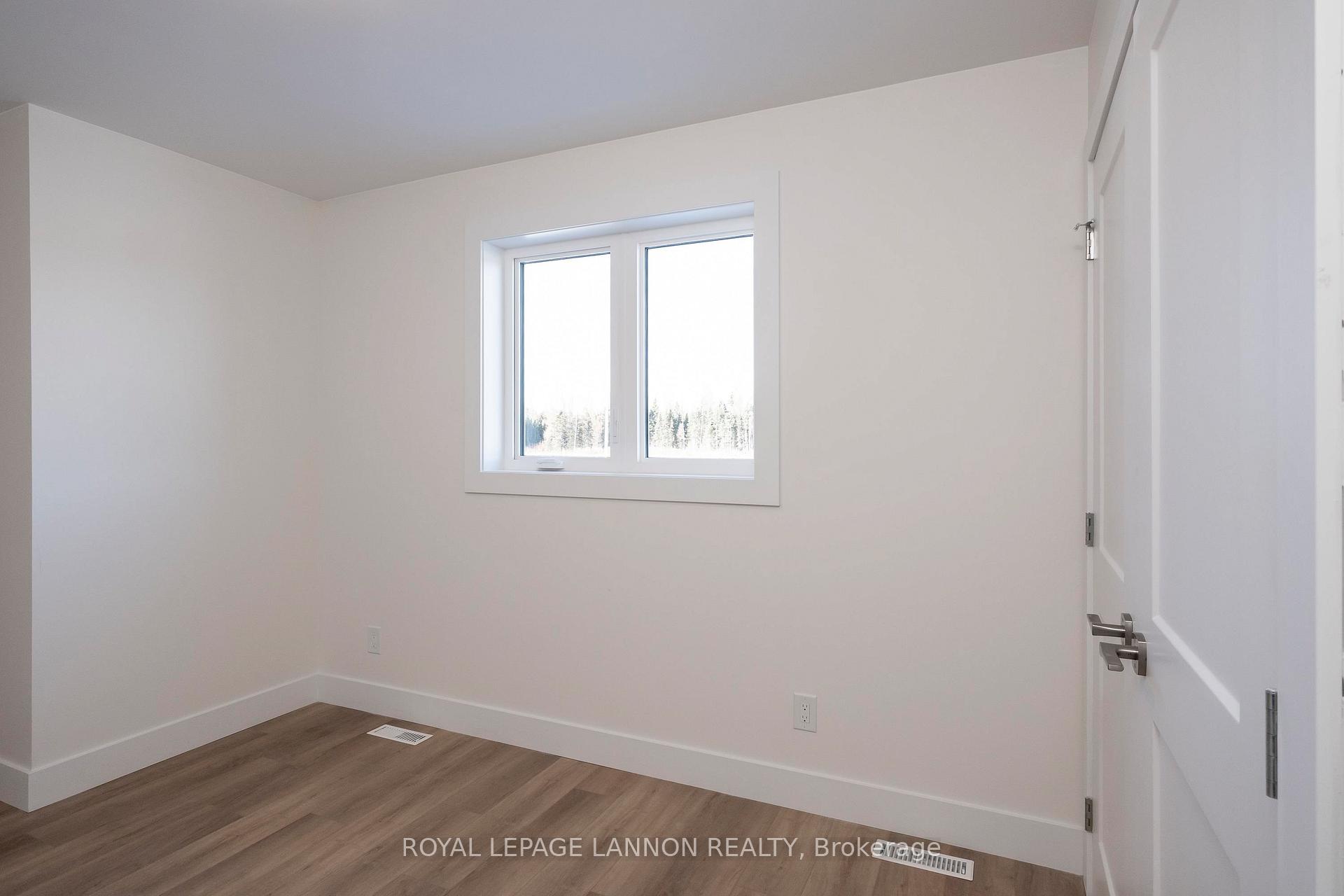 Photo 21 of 202 Bruin Crescent, Thunder Bay, Parkdale — HOMEH
