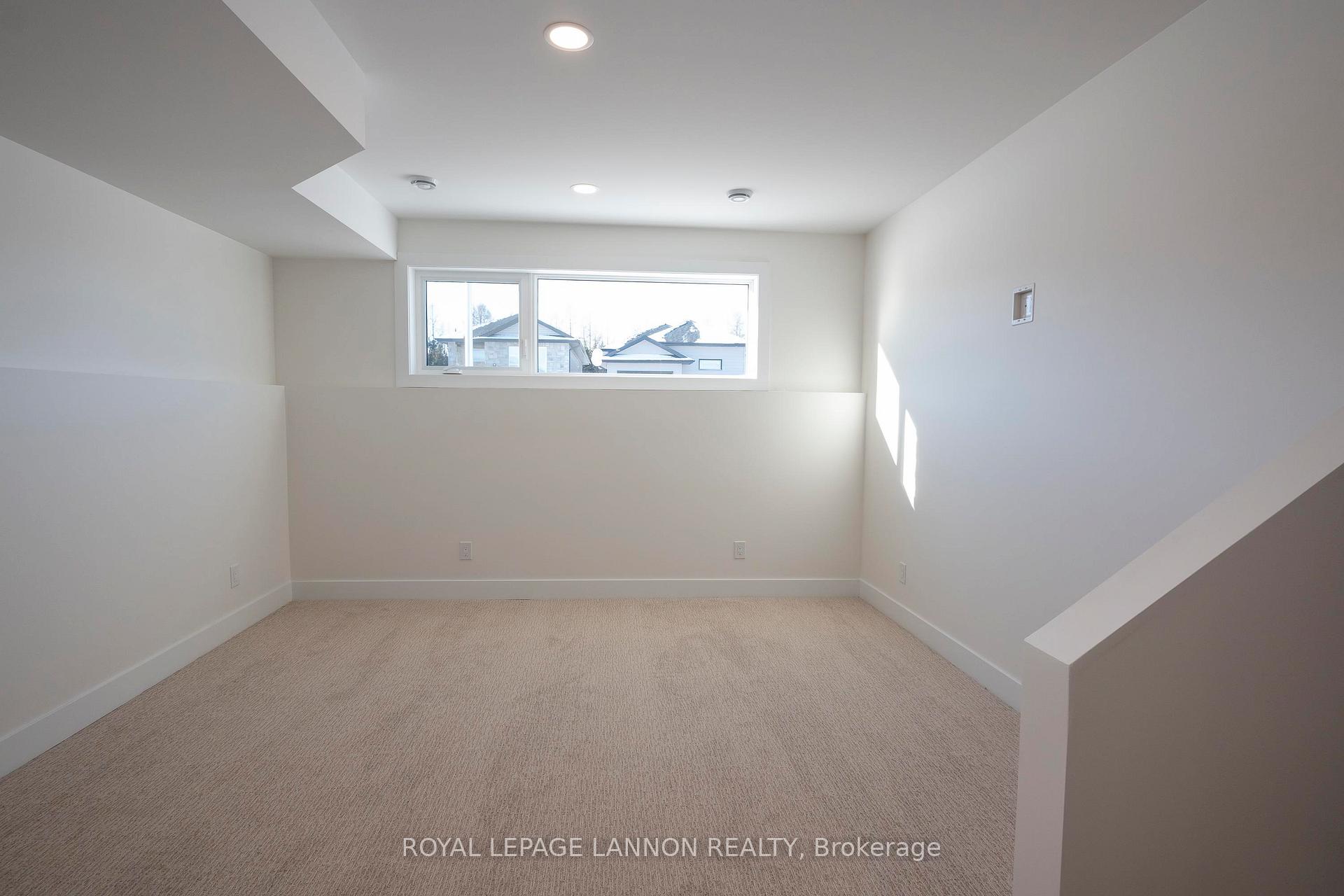 Photo 26 of 202 Bruin Crescent, Thunder Bay, Parkdale — HOMEH