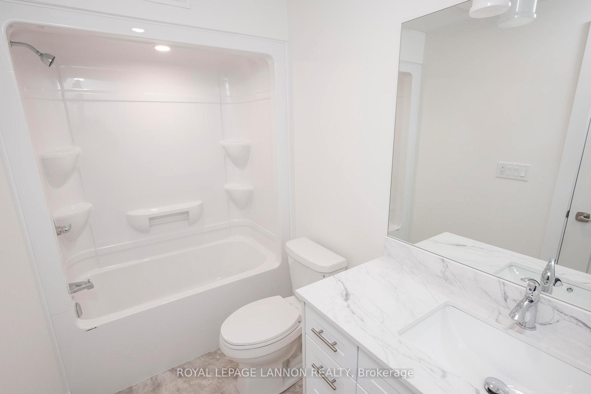 Photo 33 of 202 Bruin Crescent, Thunder Bay, Parkdale — HOMEH